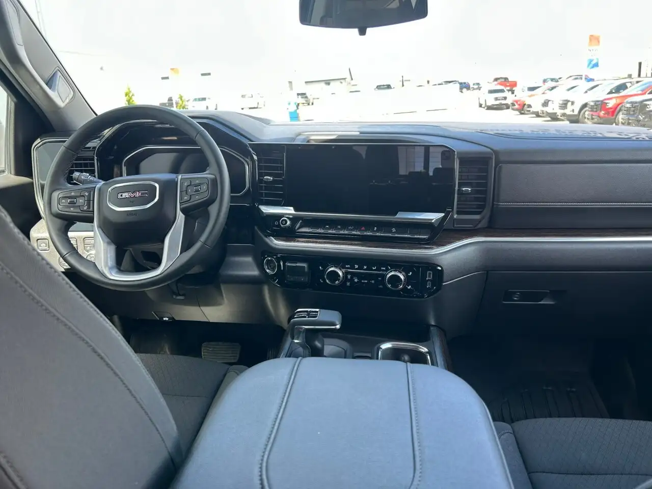 GMC Sierra 1500 снимка GMC Sierra 1500