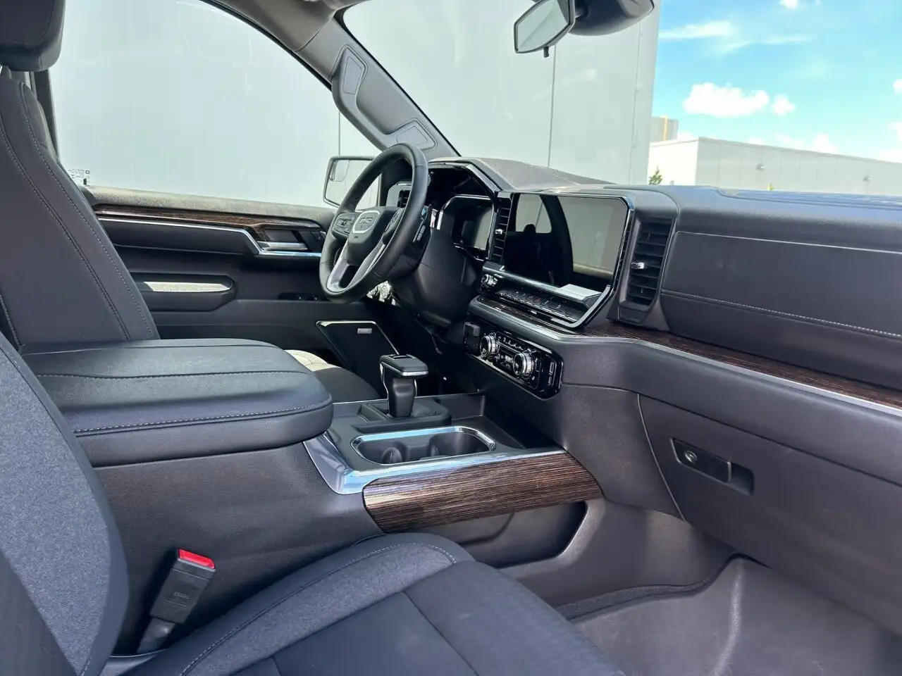 GMC Sierra 1500 снимка GMC Sierra 1500