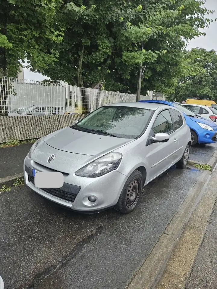 Renault Clio III 1.2 16V 75 eco2 Yahoo