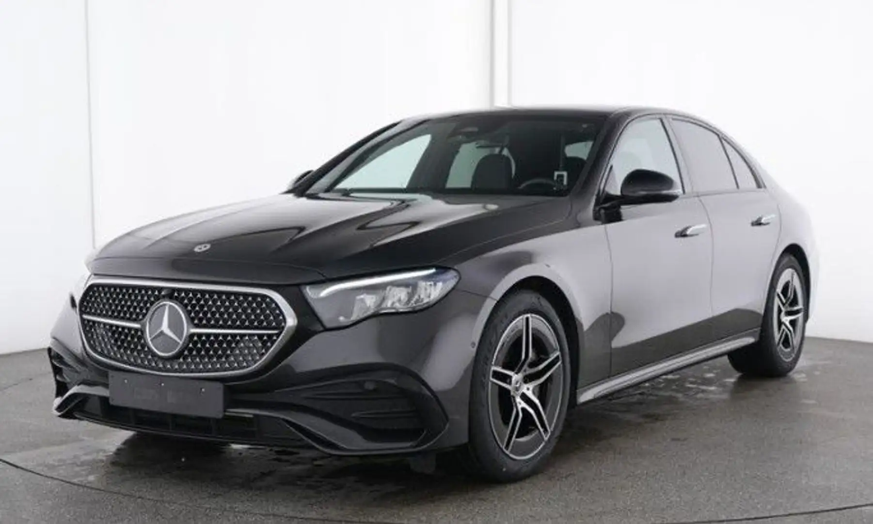 Mercedes-Benz E 220 d AMG-Line Grau - 2