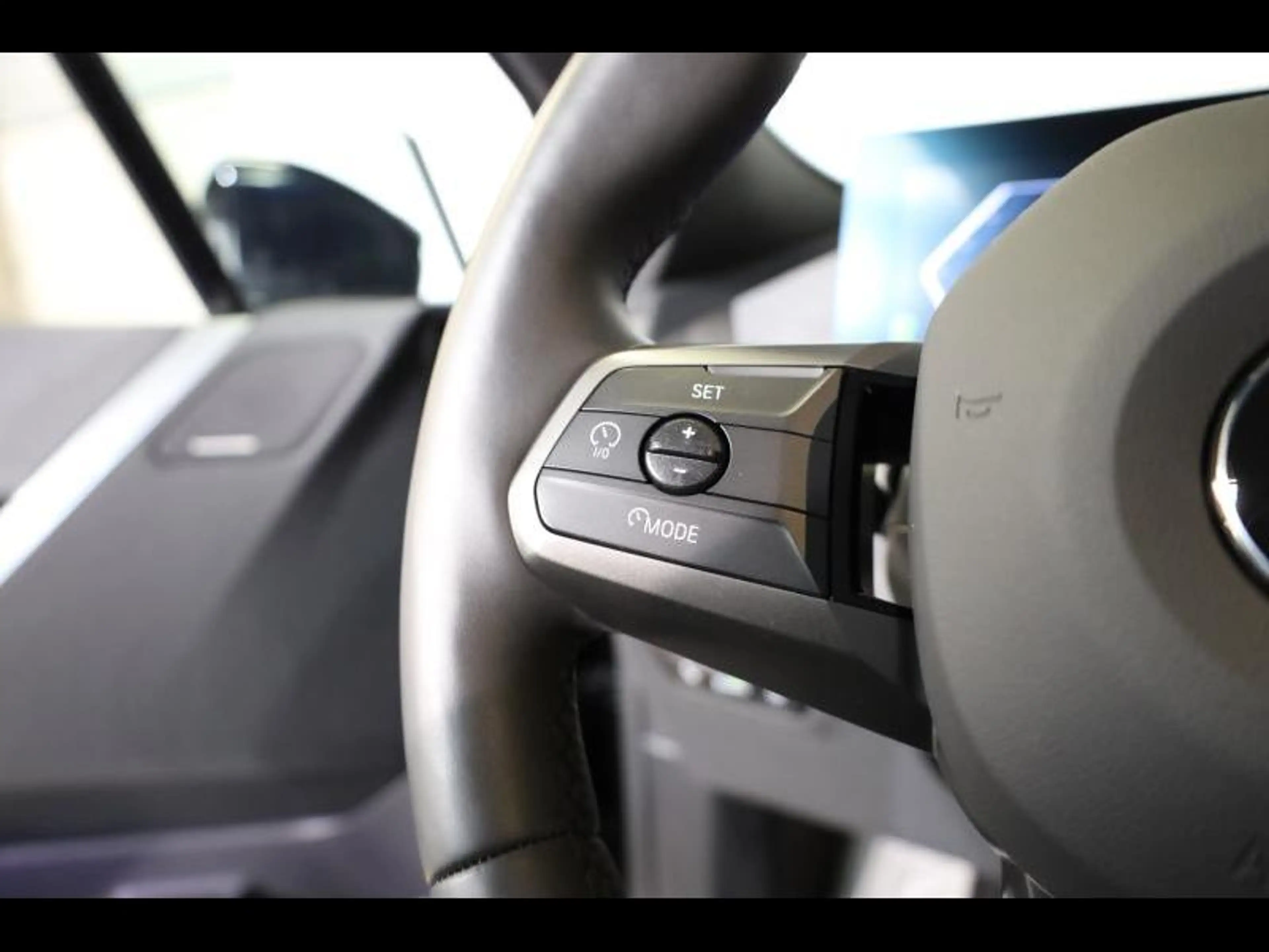 BMW iX xDrive45 Kit M Sport — photo 13