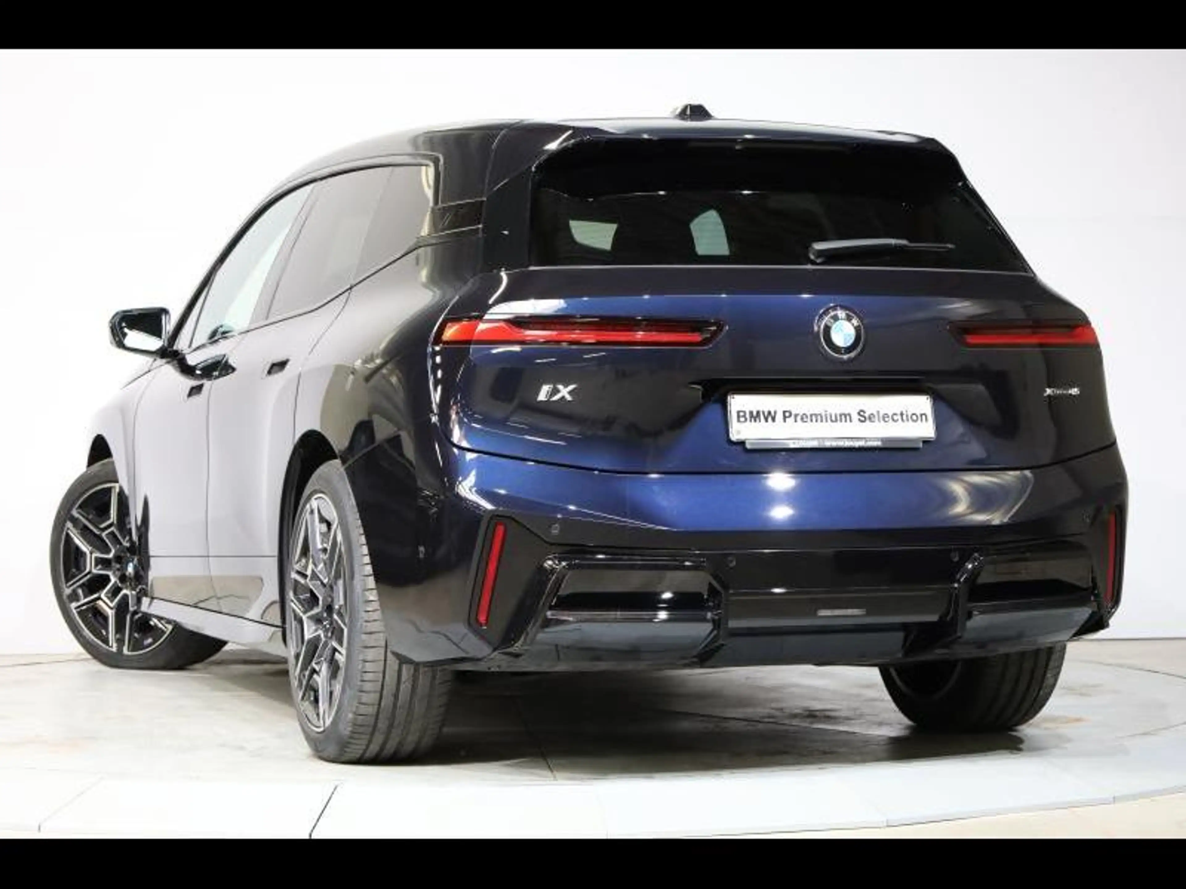 BMW iX xDrive45 Kit M Sport — photo 5