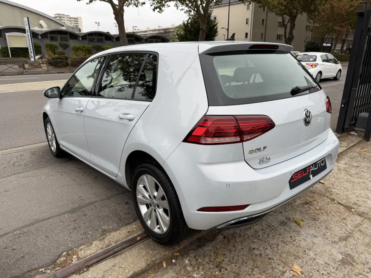 Volkswagen Golf Standard Model — photo 13