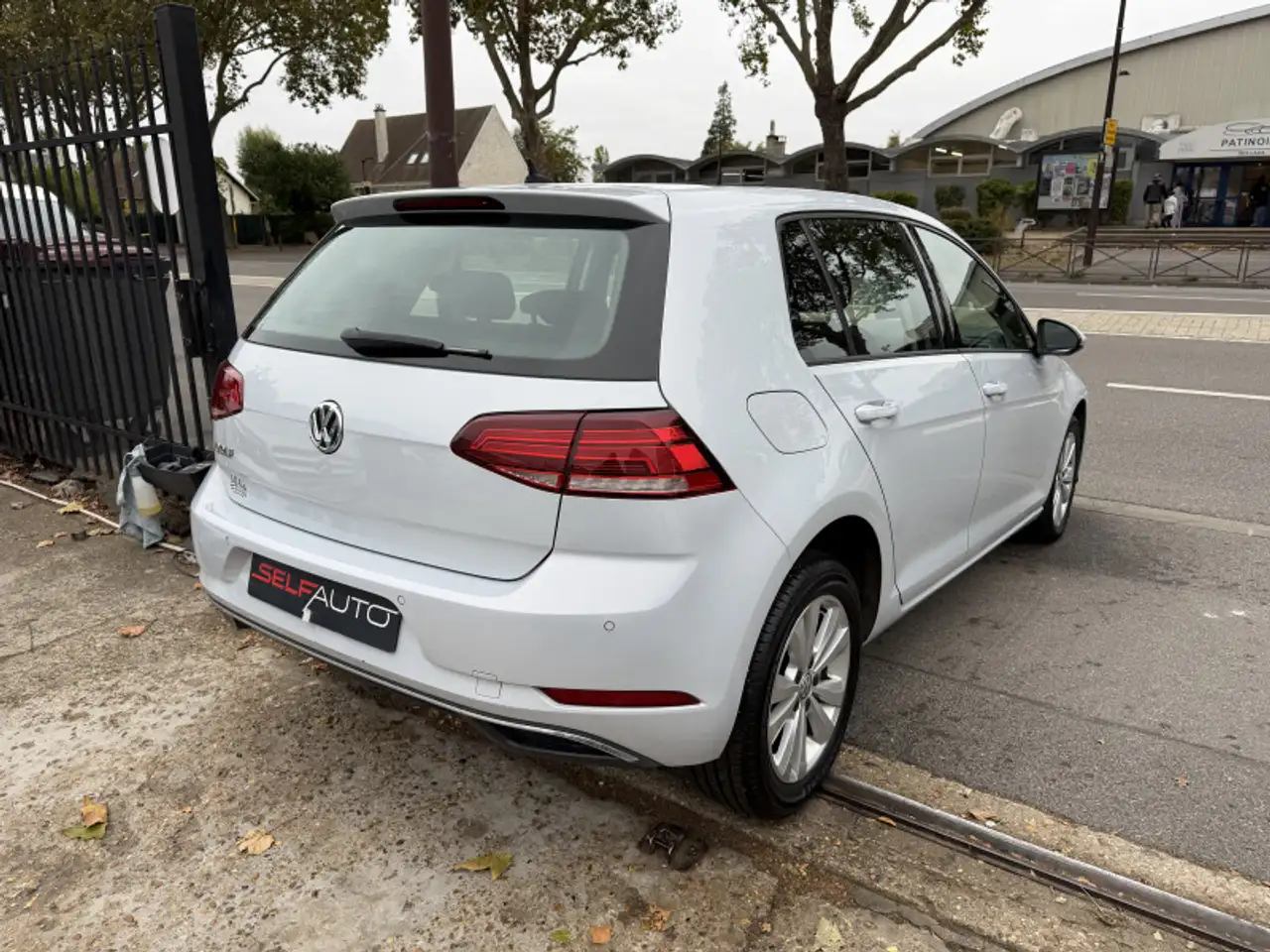 Volkswagen Golf Standard Model — photo 15