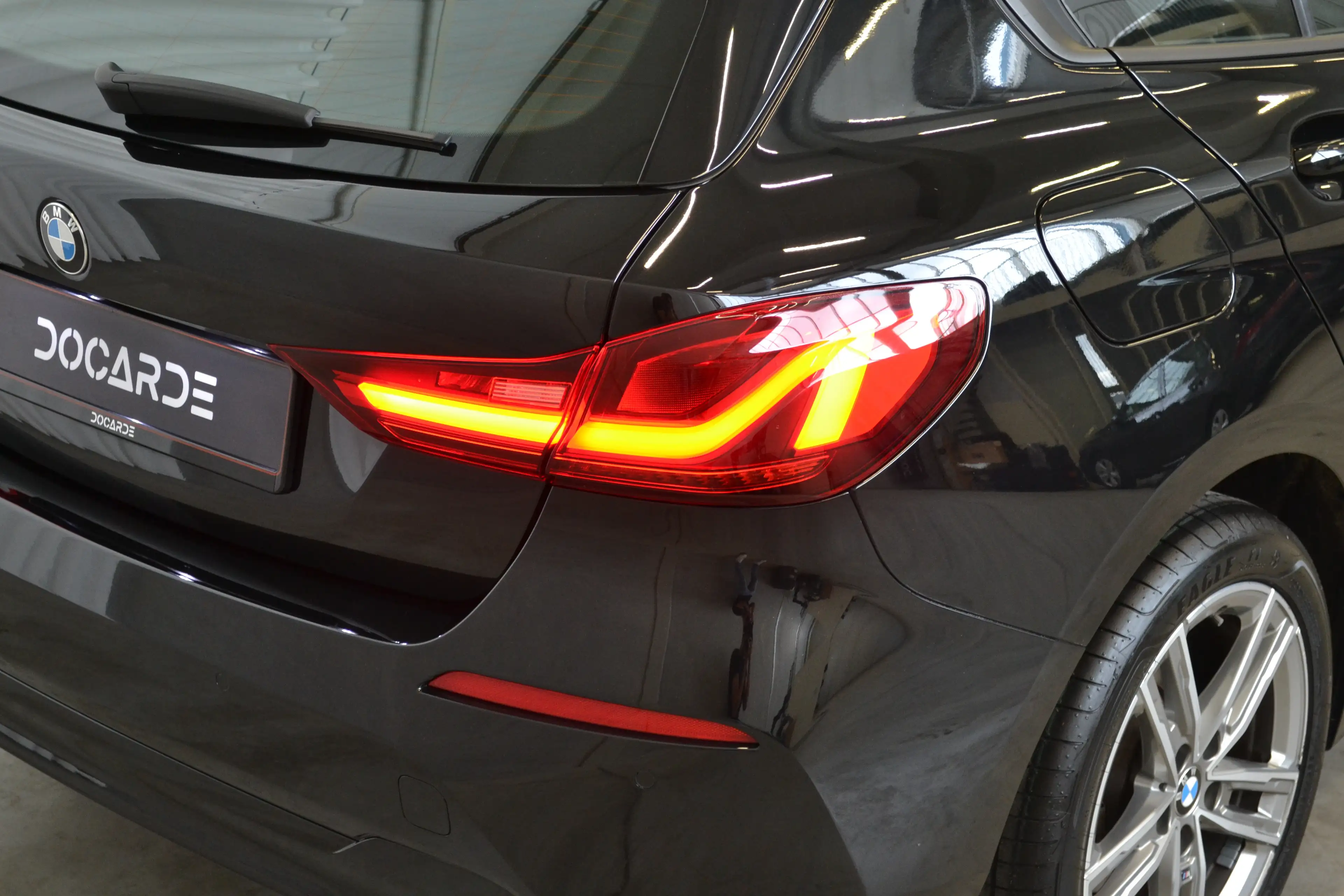 BMW 116 iA | ZWARTE GRILLE | SPOILER | 17" M-VELGEN | SPORTZETELS | BMW LIVE COCKPIT PROFESSIONAL | LED | 12M GARANTIE — photo 9