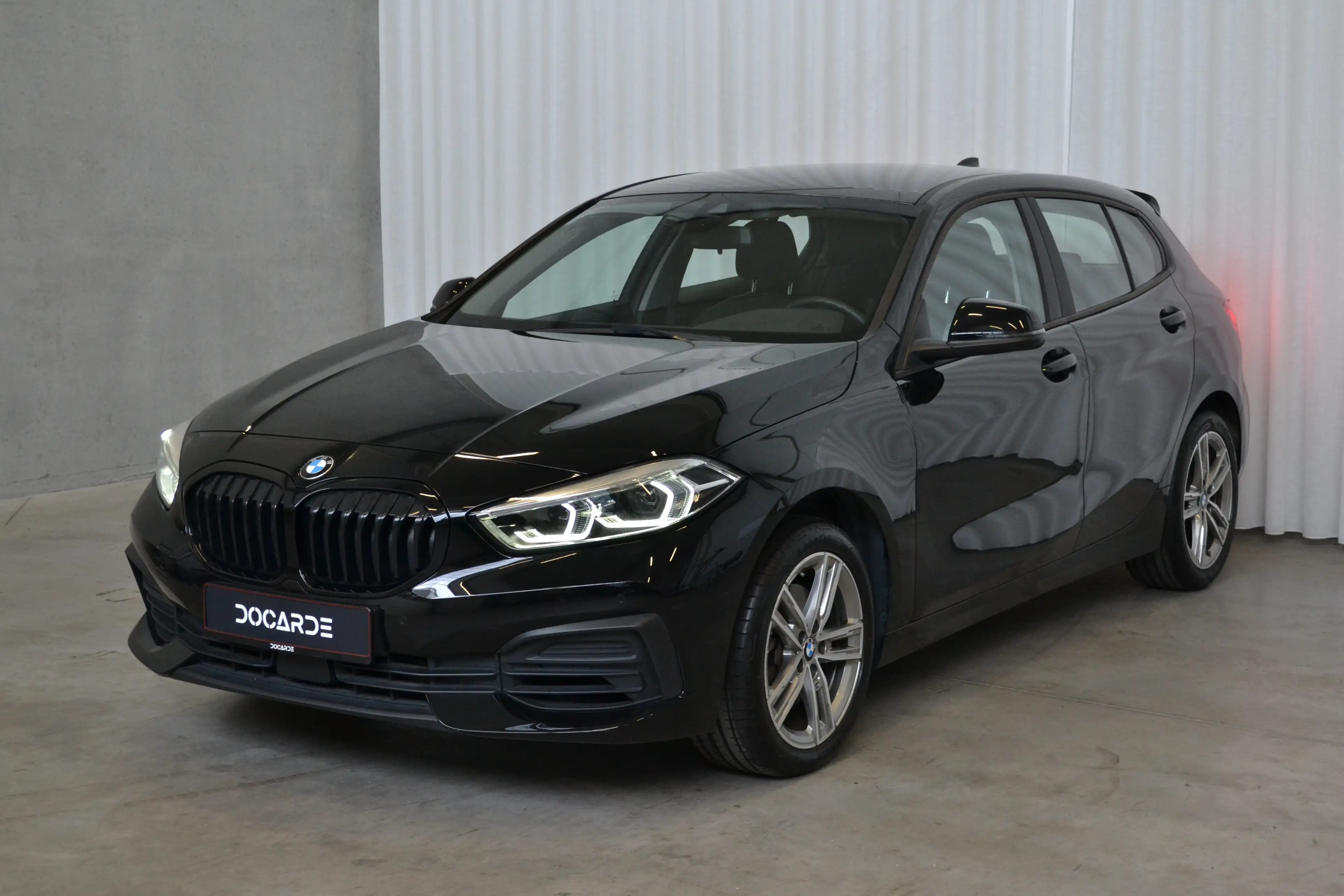 BMW 116 iA | ZWARTE GRILLE | SPOILER | 17" M-VELGEN | SPORTZETELS | BMW LIVE COCKPIT PROFESSIONAL | LED | 12M GARANTIE — photo 3