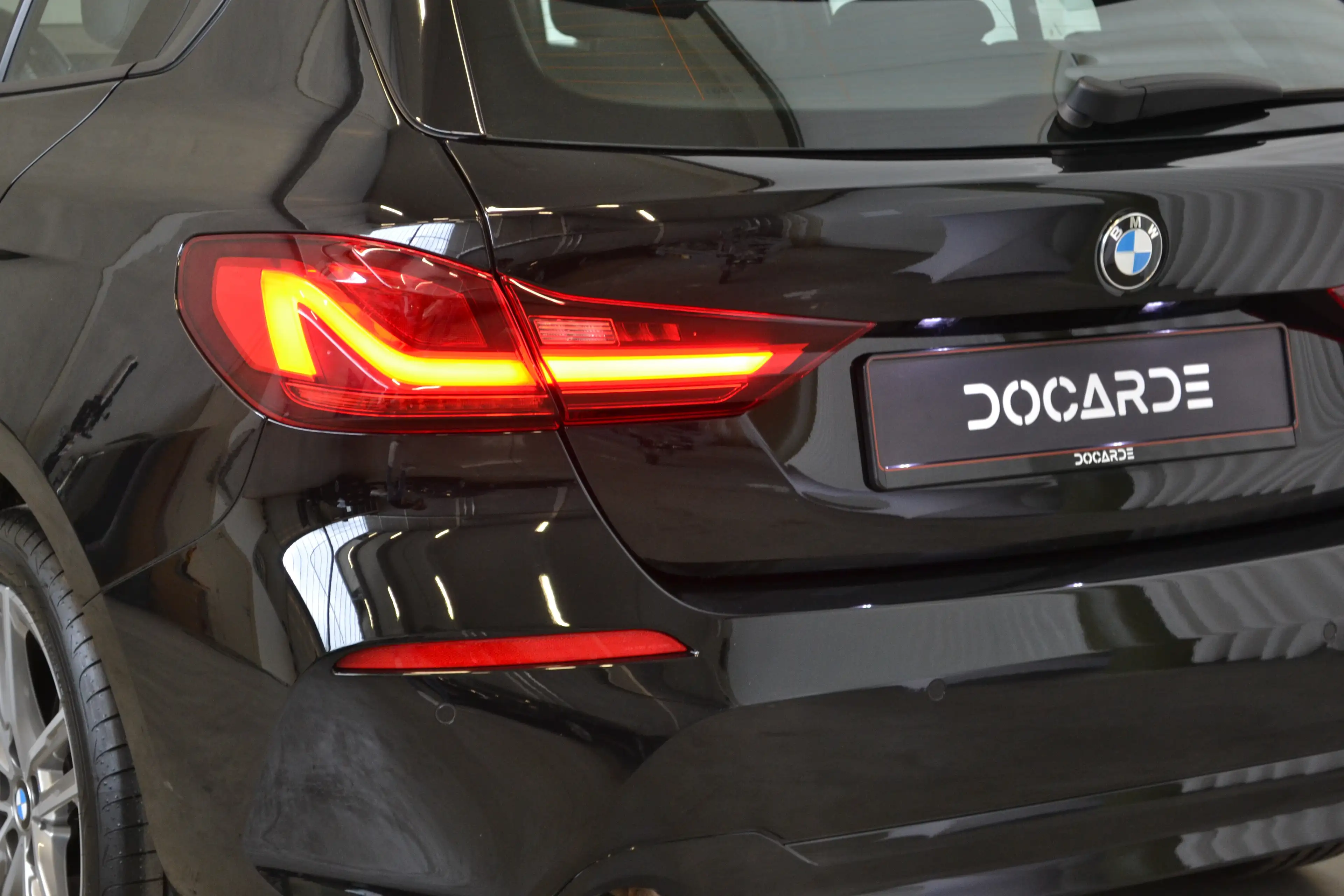 BMW 116 iA | ZWARTE GRILLE | SPOILER | 17" M-VELGEN | SPORTZETELS | BMW LIVE COCKPIT PROFESSIONAL | LED | 12M GARANTIE — photo 15