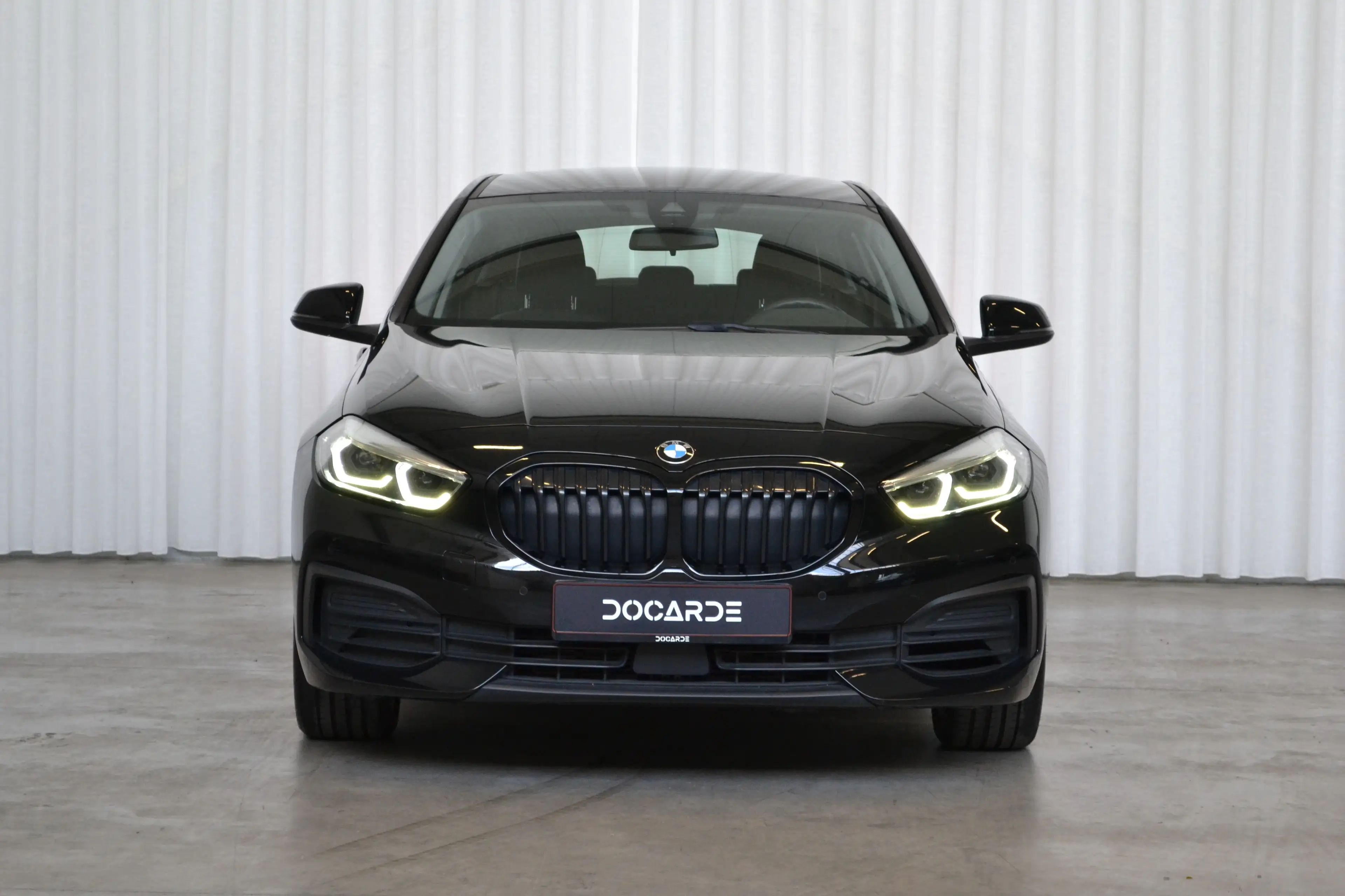 BMW 116 iA | ZWARTE GRILLE | SPOILER | 17" M-VELGEN | SPORTZETELS | BMW LIVE COCKPIT PROFESSIONAL | LED | 12M GARANTIE — photo 2