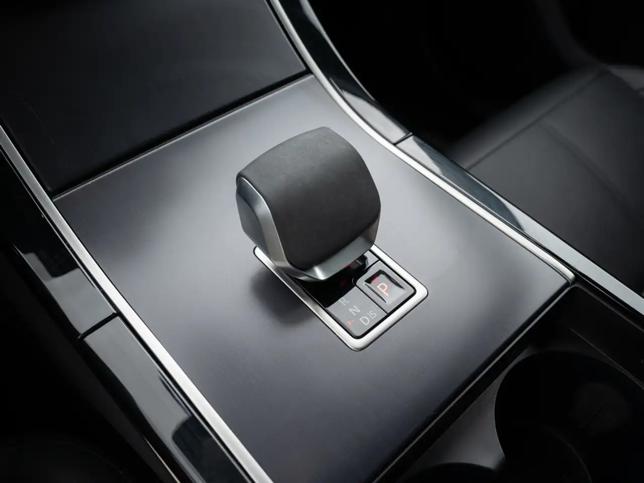 Land Rover Range Rover Velar снимка Land Rover Range Rover Velar