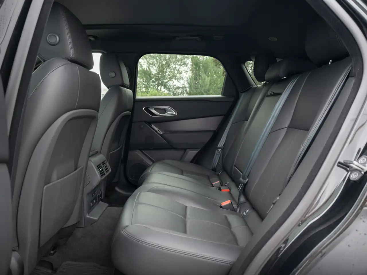 Land Rover Range Rover Velar снимка Land Rover Range Rover Velar