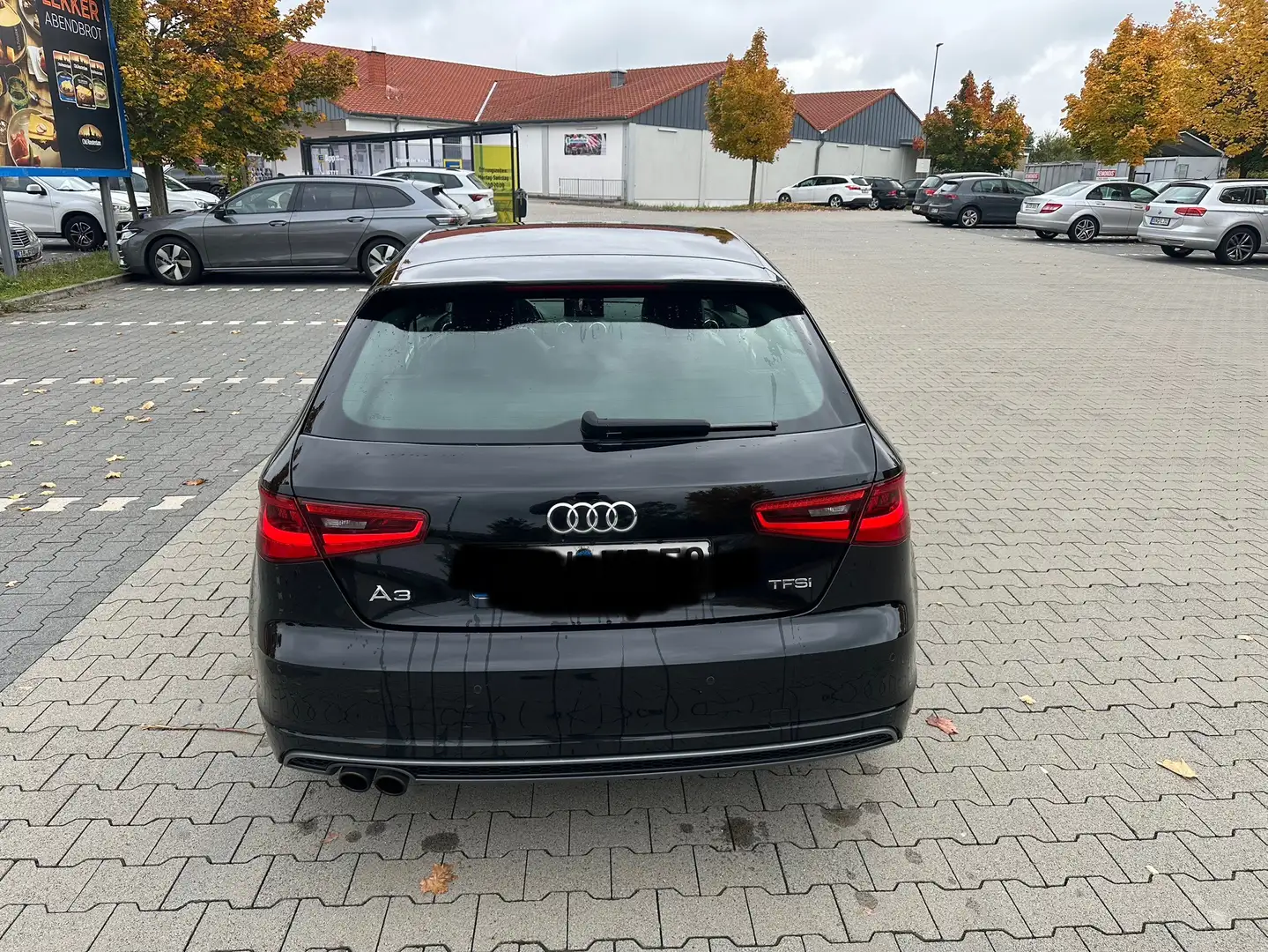 Audi A3 S line Sportpaket Schwarz - 2