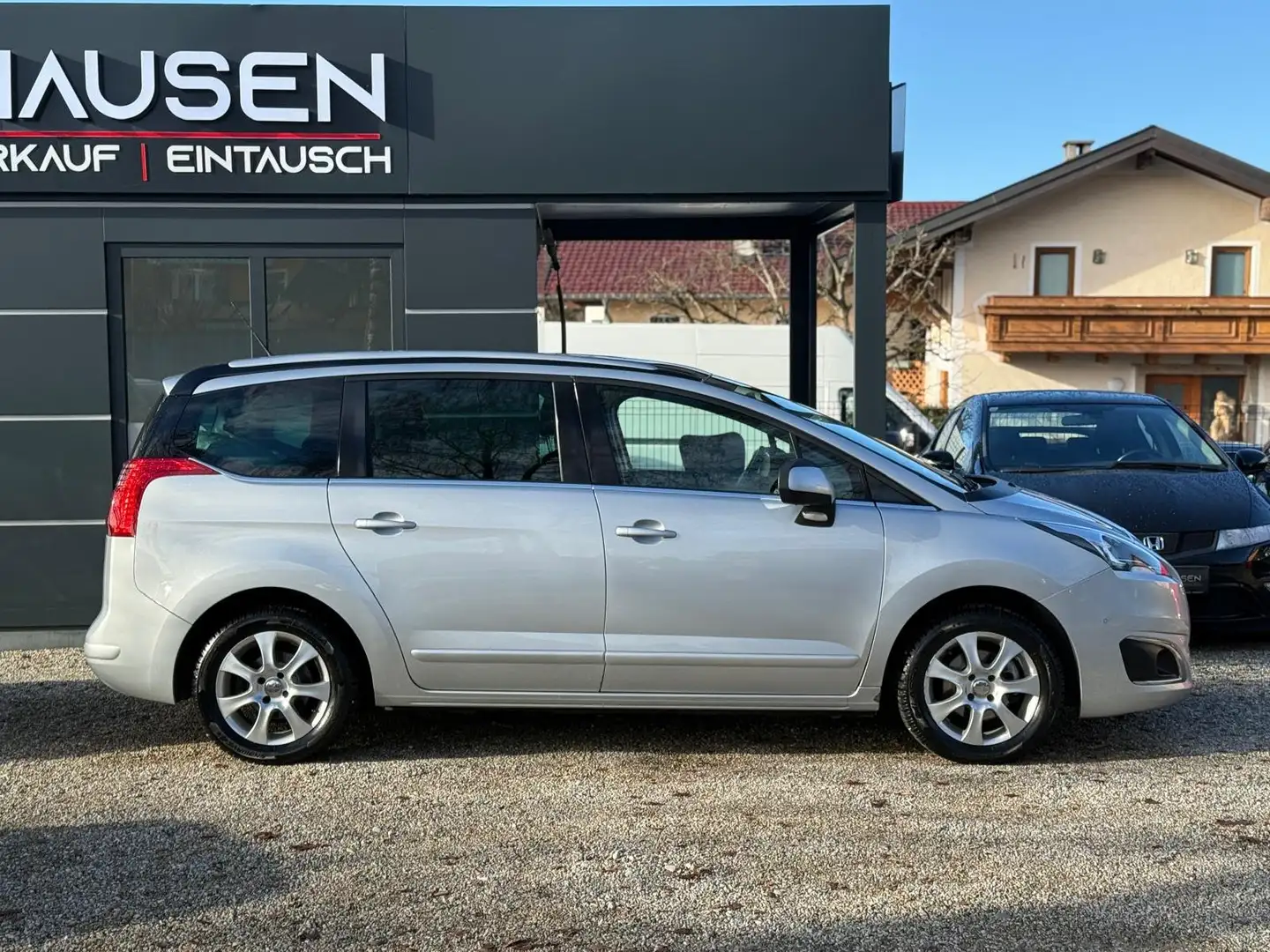 Peugeot 5008 Allure Grau - 2