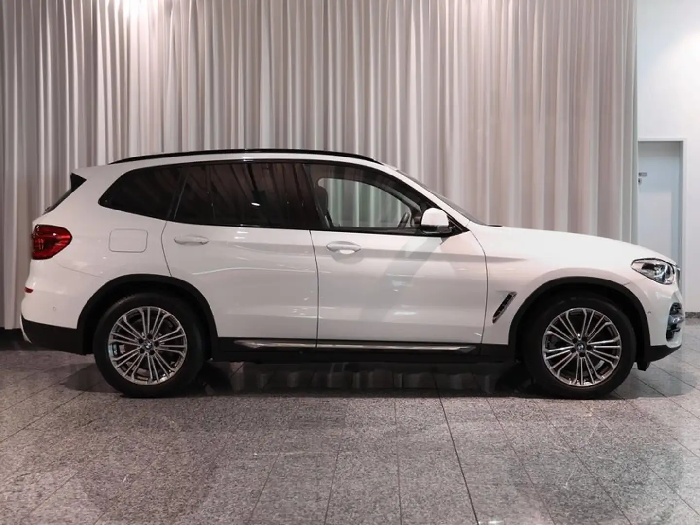 BMW X3 xDrive20d Luxury RFK HIFI LivCockpProf.  DAB Blanc - 2