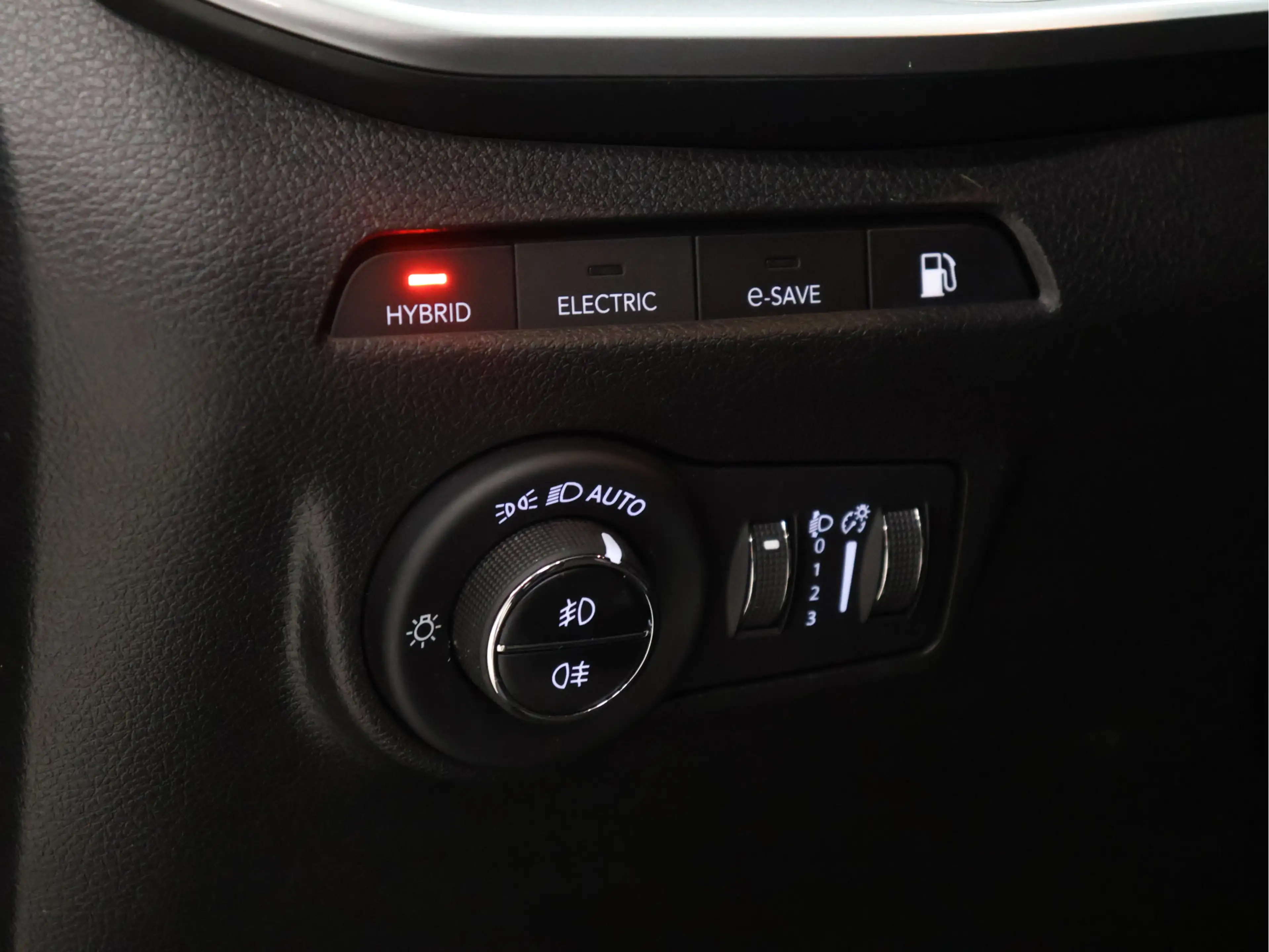 Jeep Compass 4xe 190 Plug-in Hybrid Electric Limited Lease Ed. — photo 11
