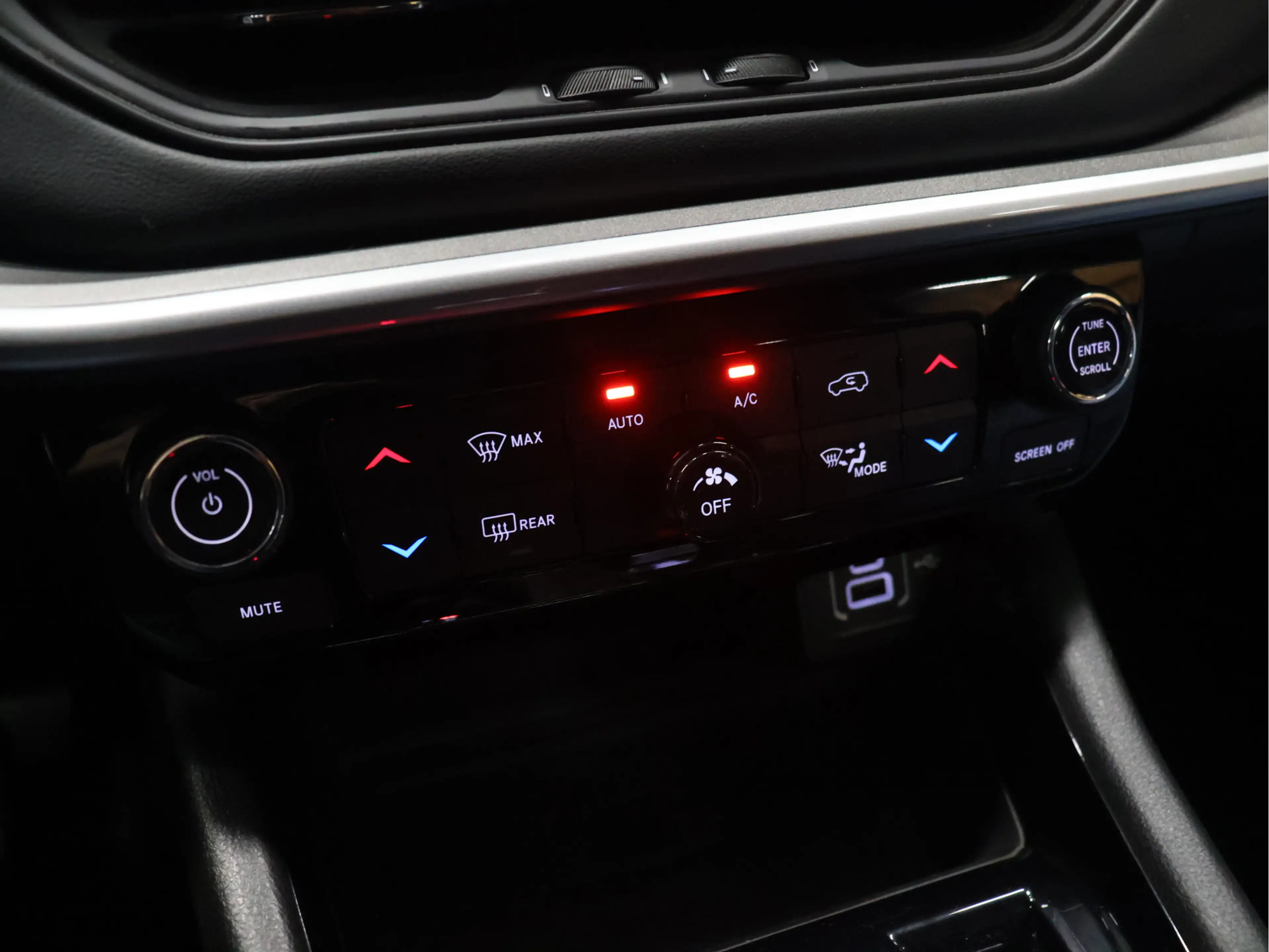 Jeep Compass 4xe 190 Plug-in Hybrid Electric Limited Lease Ed. — photo 18