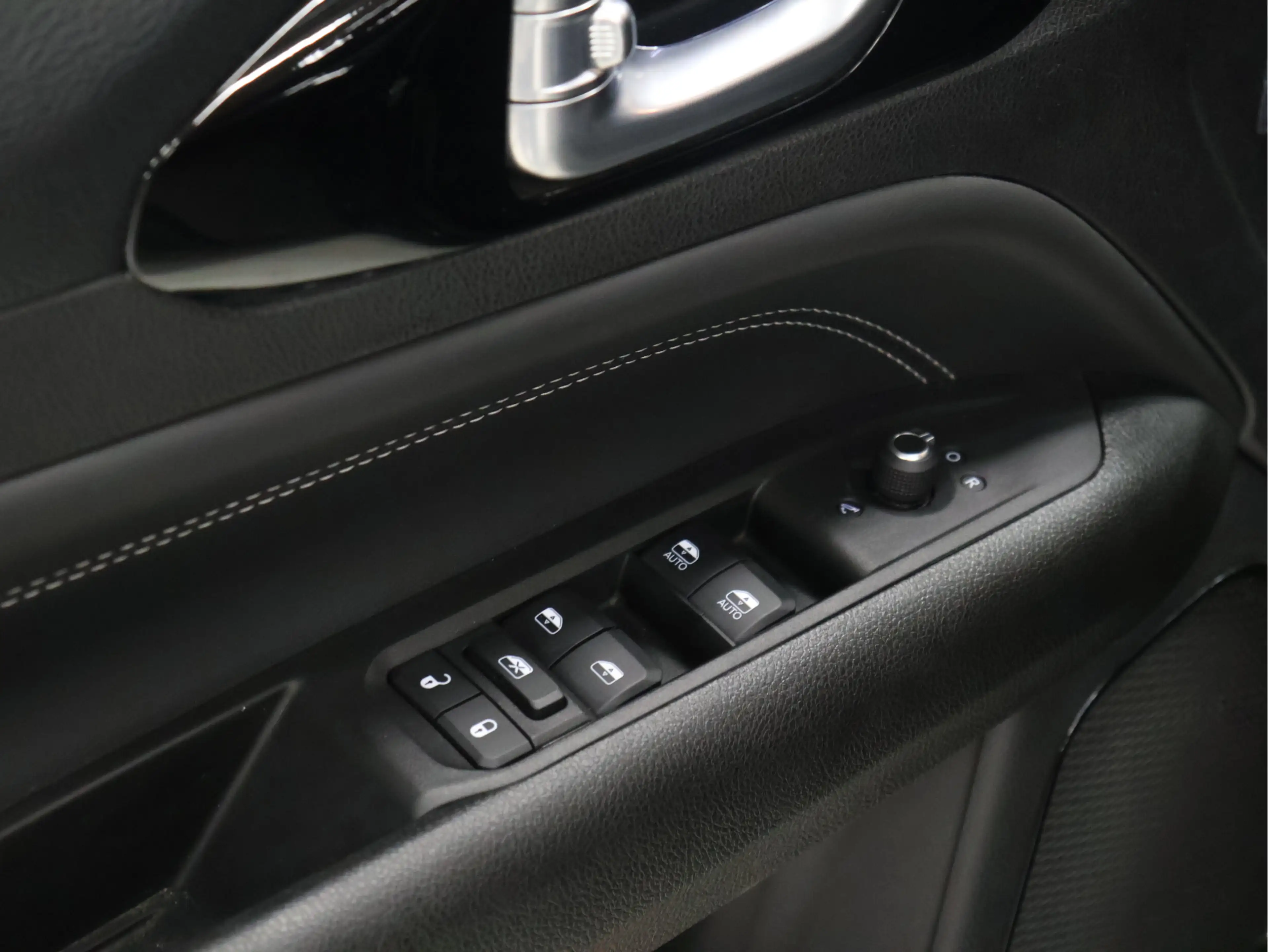 Jeep Compass 4xe 190 Plug-in Hybrid Electric Limited Lease Ed. — photo 10