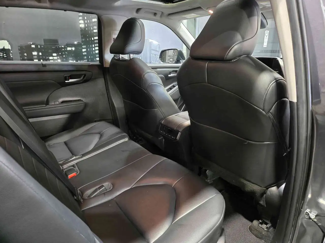 Toyota Highlander снимка Toyota Highlander