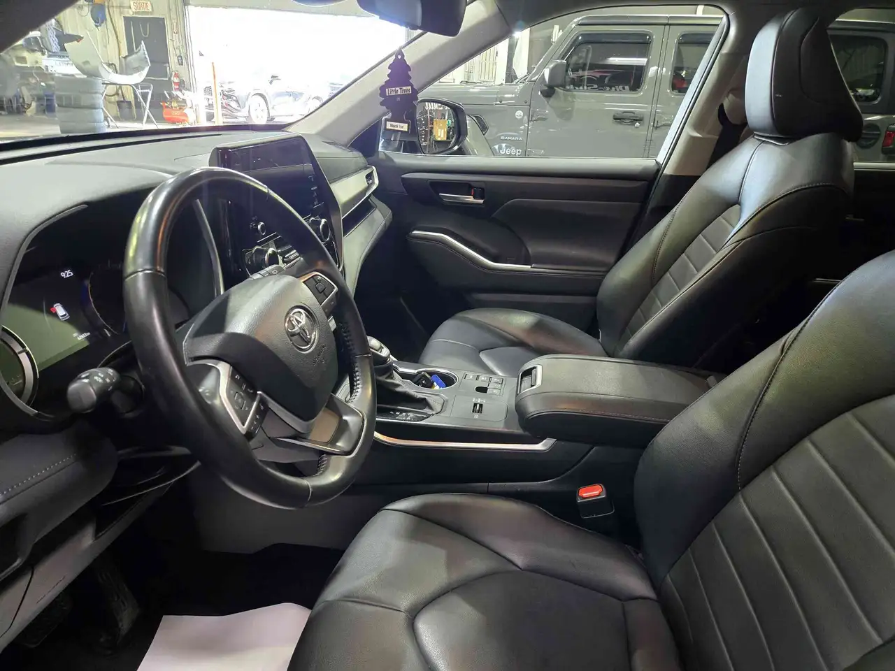 Toyota Highlander снимка Toyota Highlander