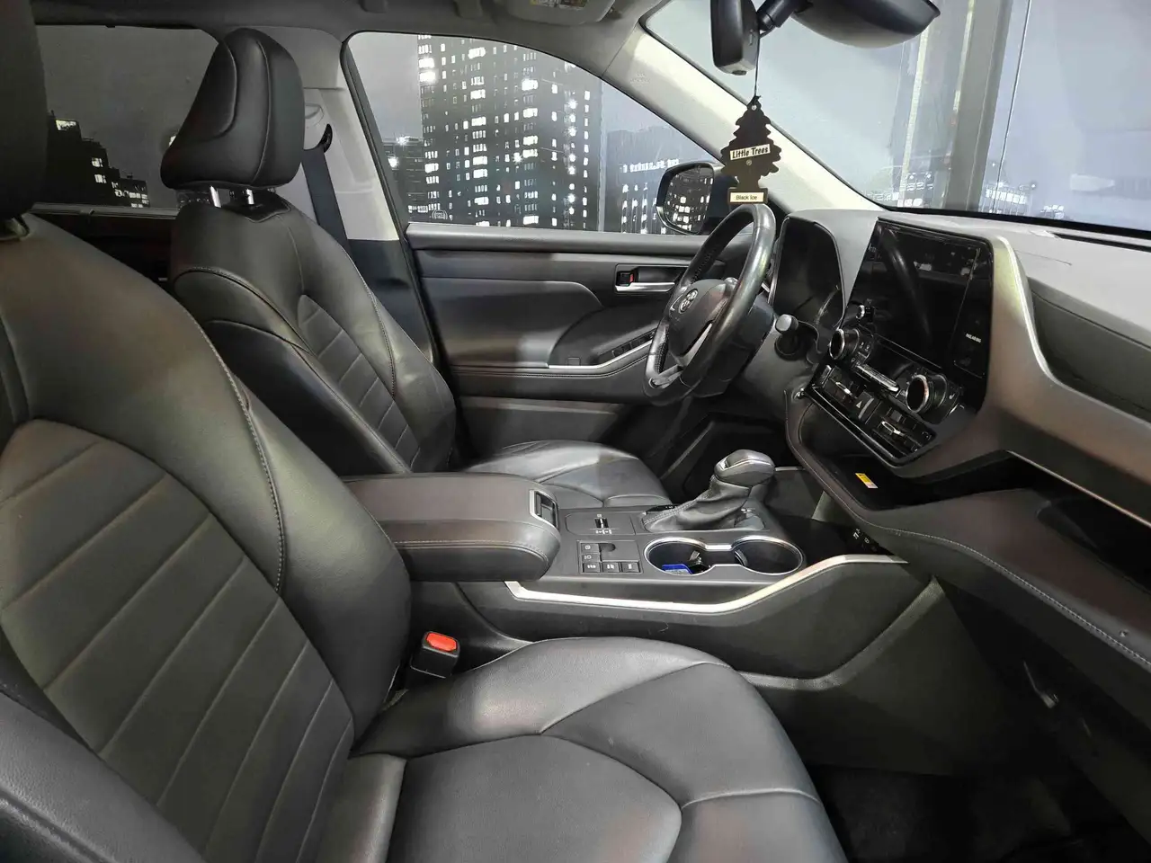 Toyota Highlander снимка Toyota Highlander