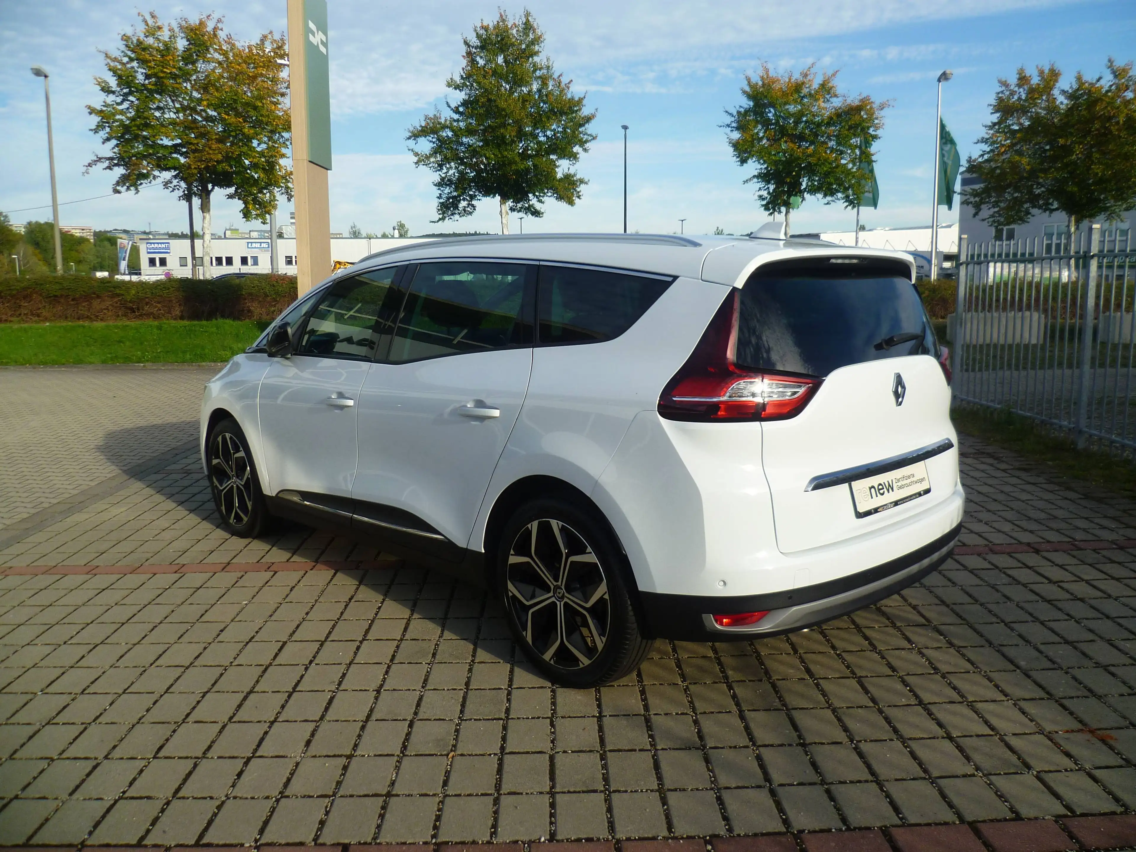Renault Scenic TCe 140 GPF TECHNO / 7-Sitze — photo 2