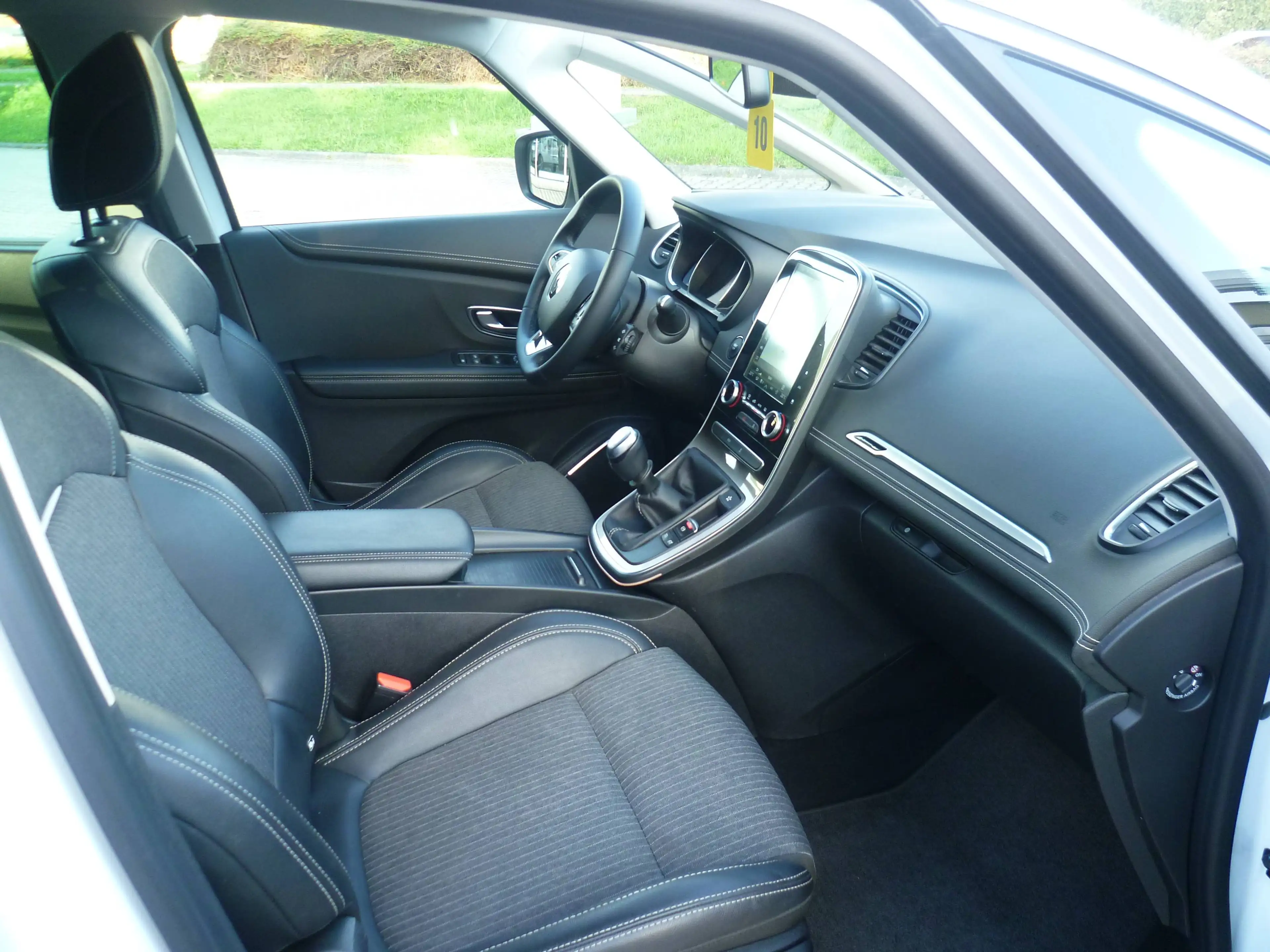 Renault Scenic TCe 140 GPF TECHNO / 7-Sitze — photo 10