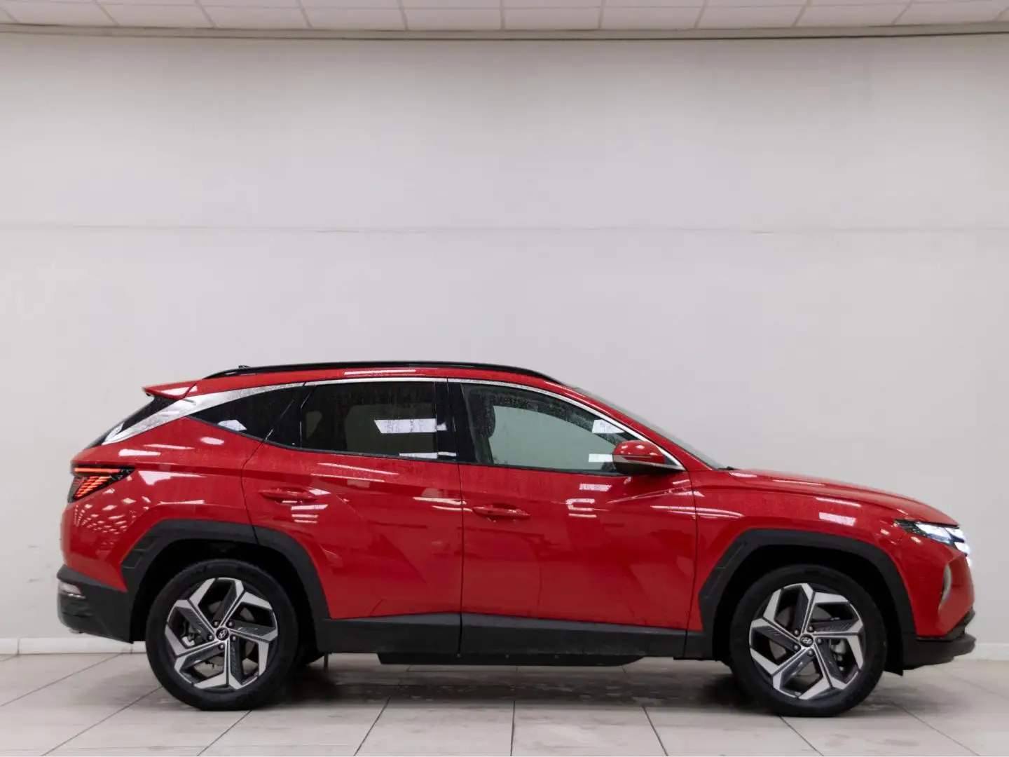 Hyundai TUCSON 1.6 TGDI 169kW HEV Tecno Sky Auto Rojo - 2