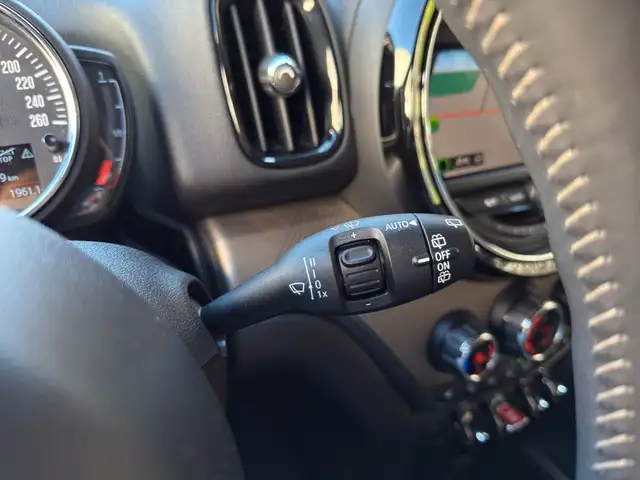 Mini Countryman view 20