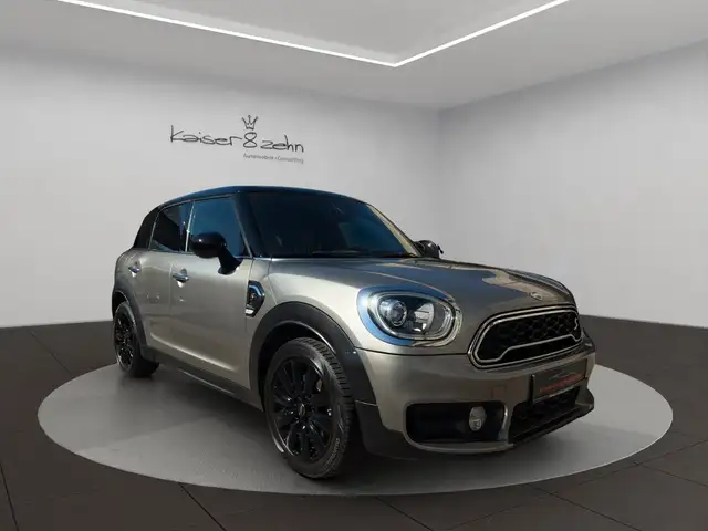 Mini Countryman view 3