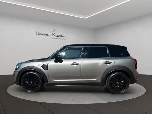 Mini Countryman view 2