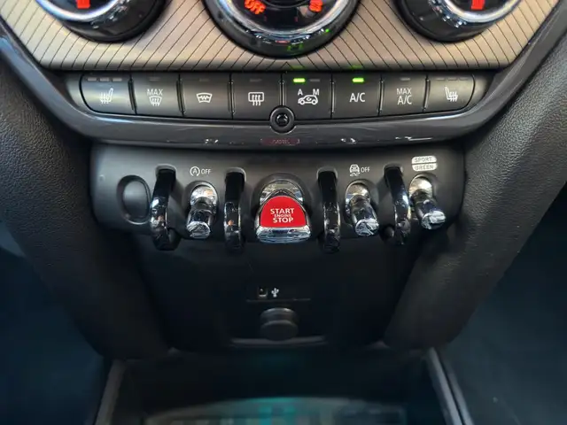 Mini Countryman view 26