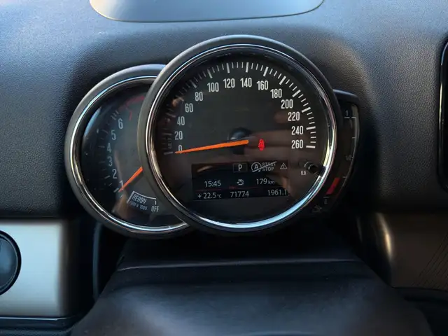 Mini Countryman view 21
