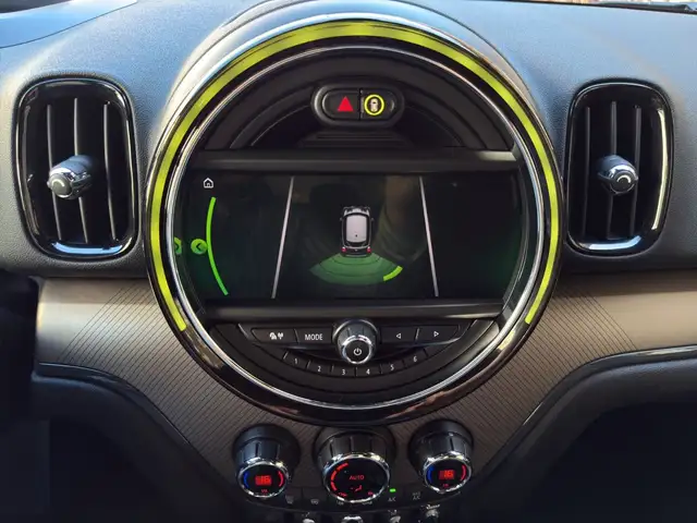 Mini Countryman view 24