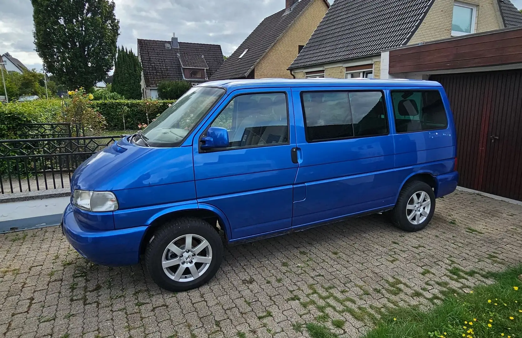 Volkswagen T4 Multivan 2.5 TDI Atlantis Automatik Bleu - 2