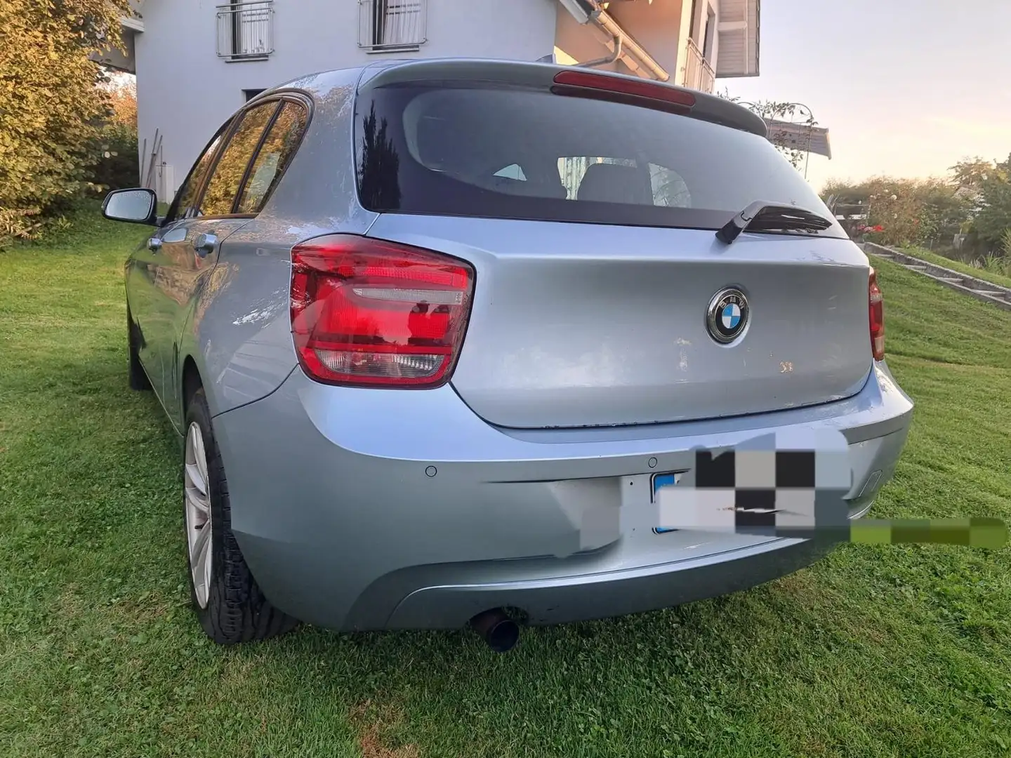 BMW 114 114i Blau - 2
