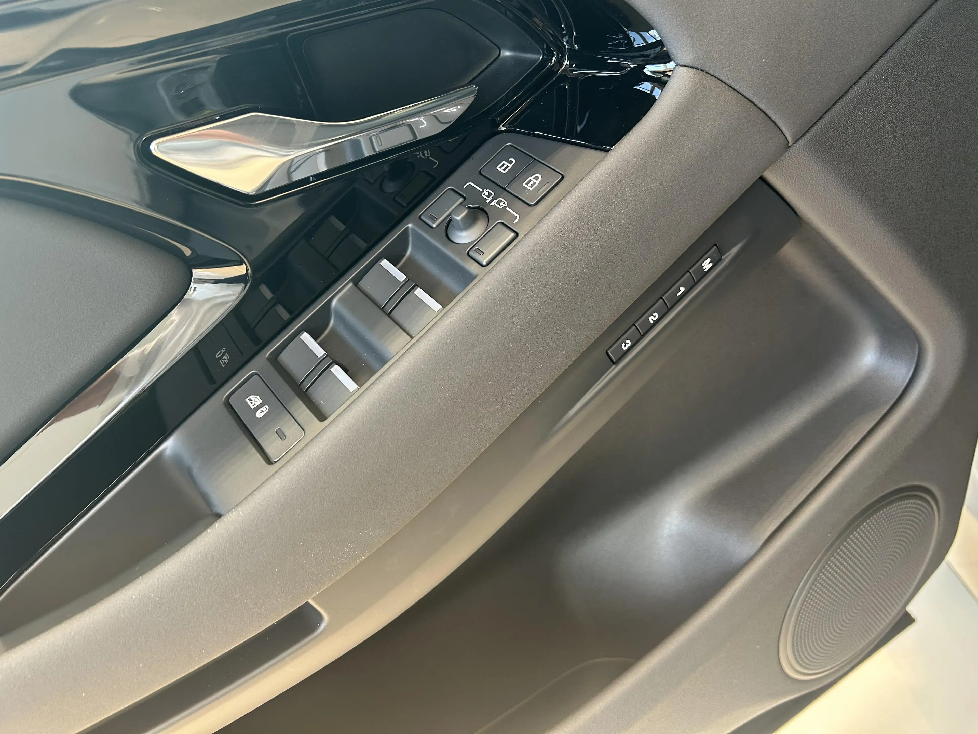 Land Rover Range Rover Evoque P270e S AWD Auto. 26MY — photo 14