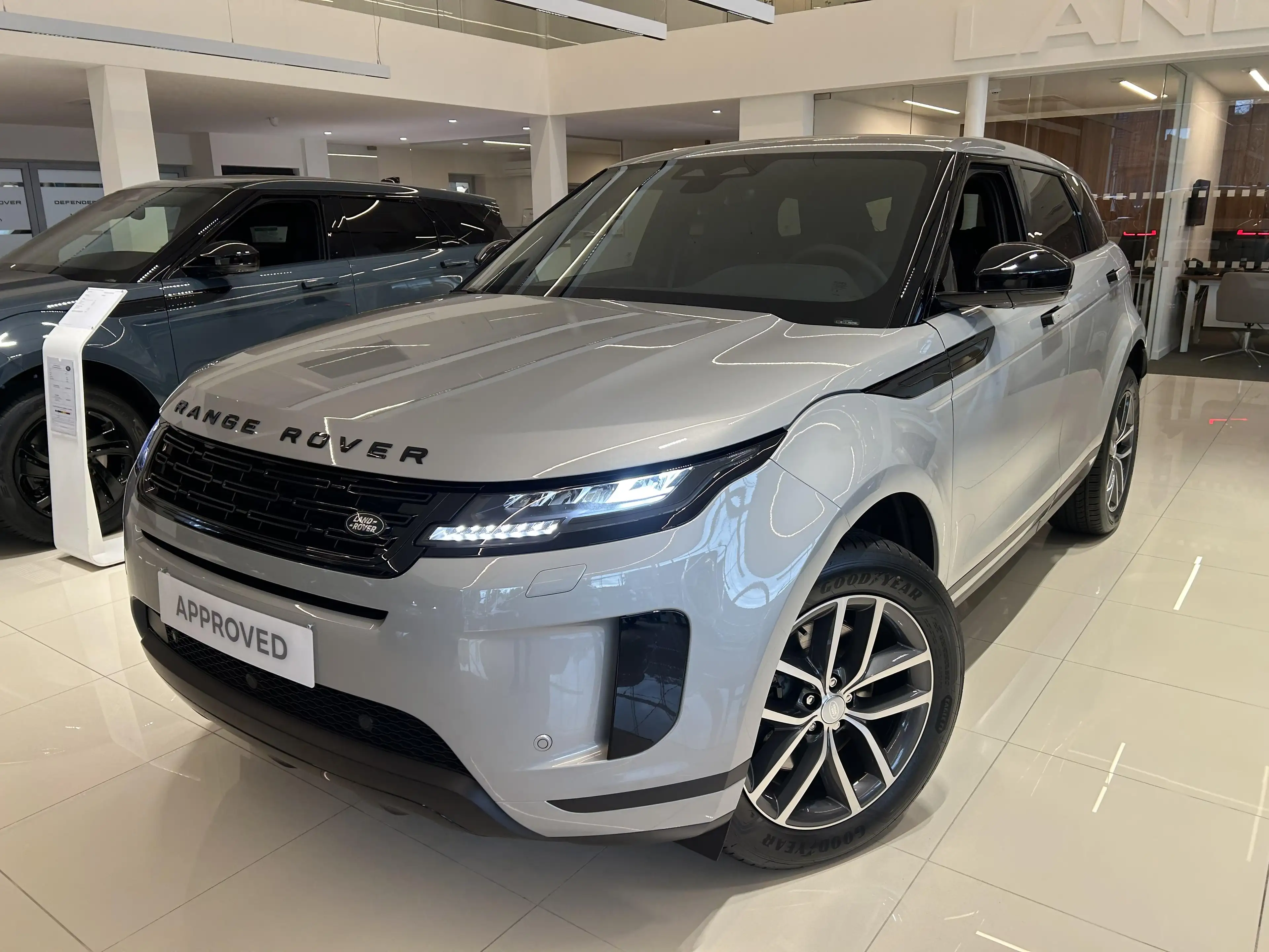 Land Rover Range Rover Evoque P270e S AWD Auto. 26MY