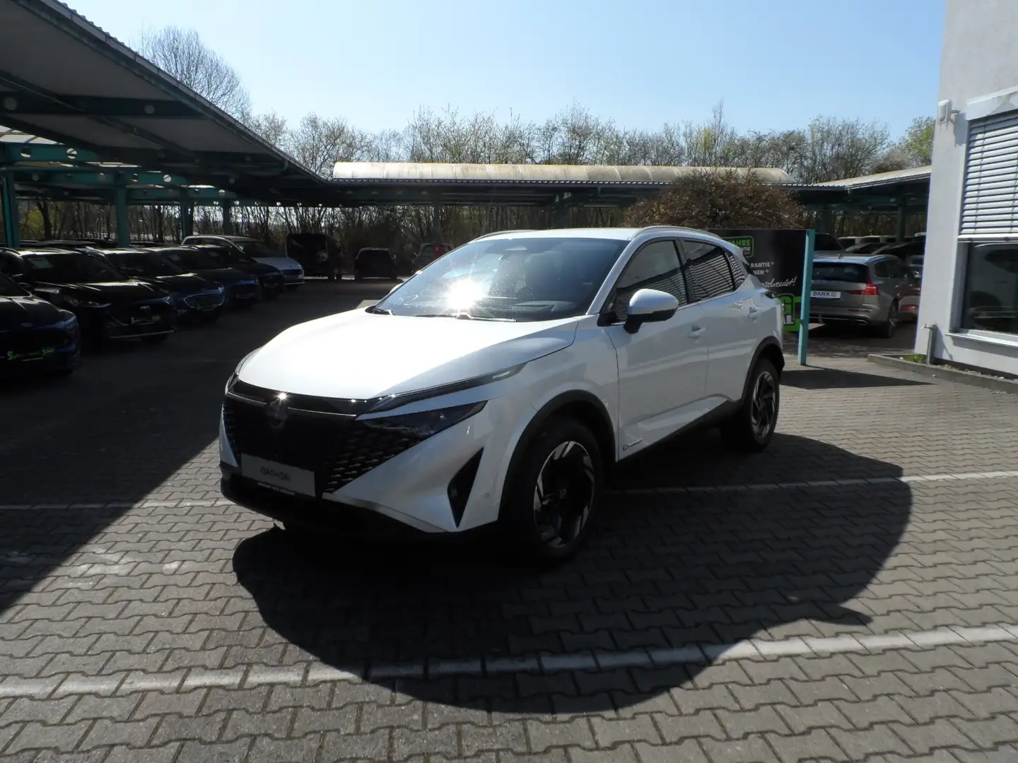 Nissan Qashqai 1.5 VC-T N-Connecta e-Power Winter/18'' Weiß - 2