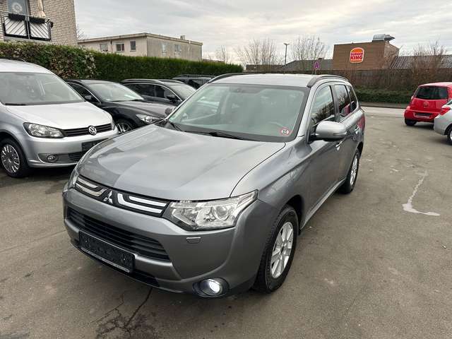 Imagine Mitsubishi Outlander ClearTec Intense 4WD