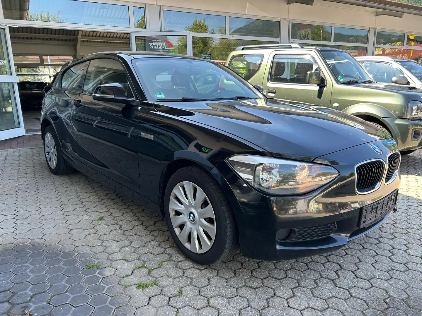 BMW 114 1,6i 75kw Euro6 Perfekt!!!TÜV!!!FIX PREIS!!! Schwarz - 1