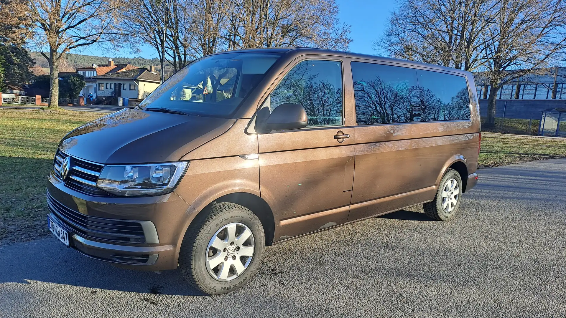 Volkswagen T6 Caravelle Caravelle Comfortline lang Braun - 1