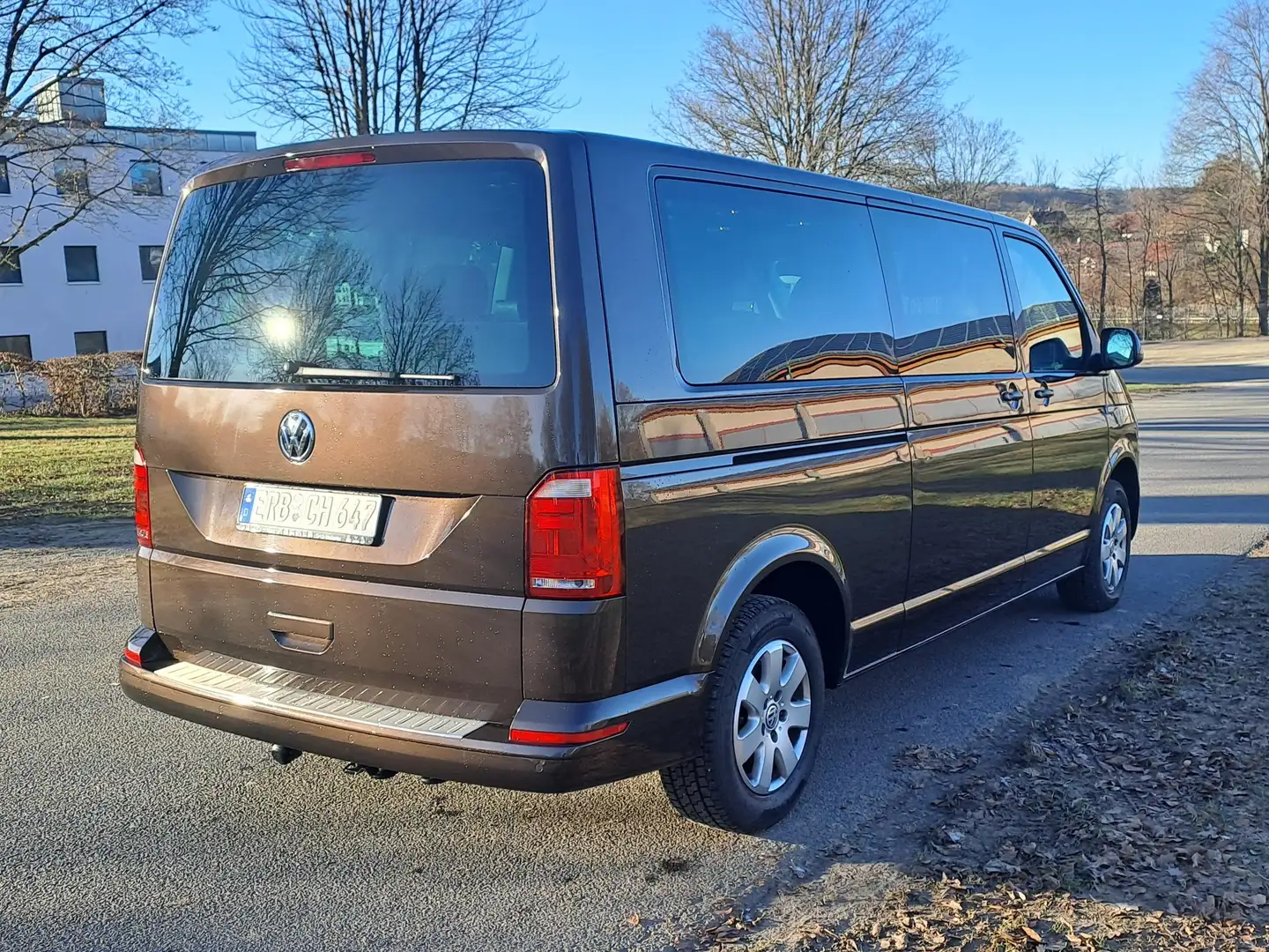 Volkswagen T6 Caravelle Caravelle Comfortline lang Braun - 2
