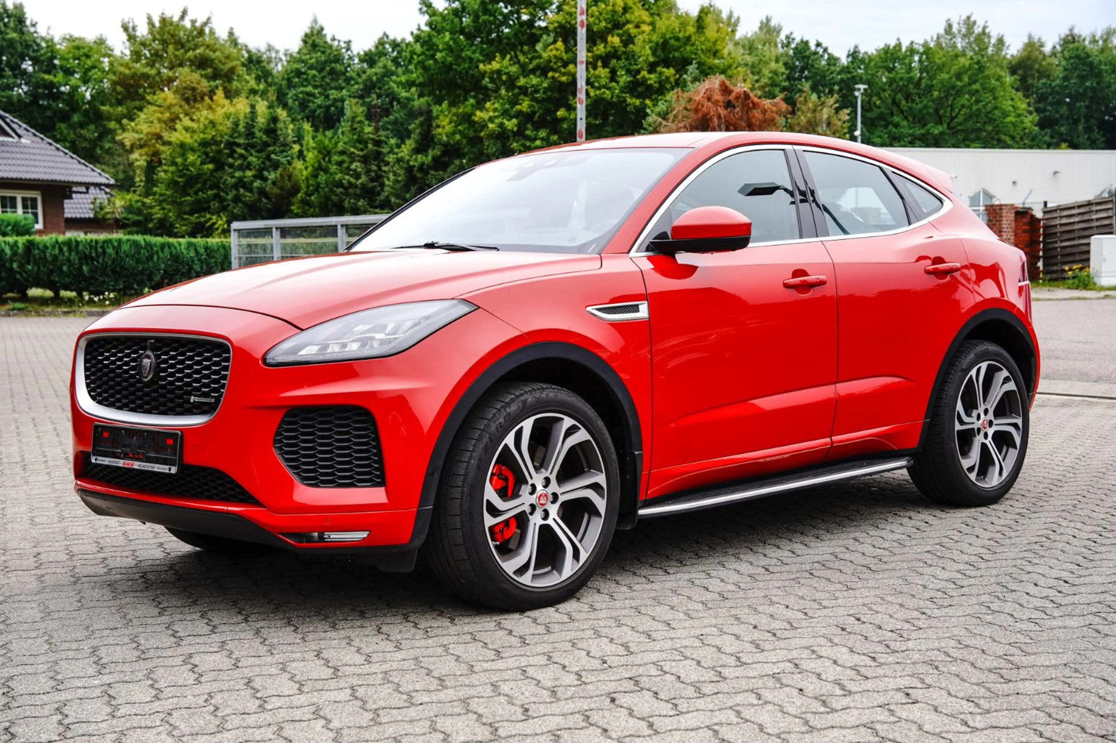 Jaguar E-Pace E-PACE R-Dynamic HSE AWD — photo 3