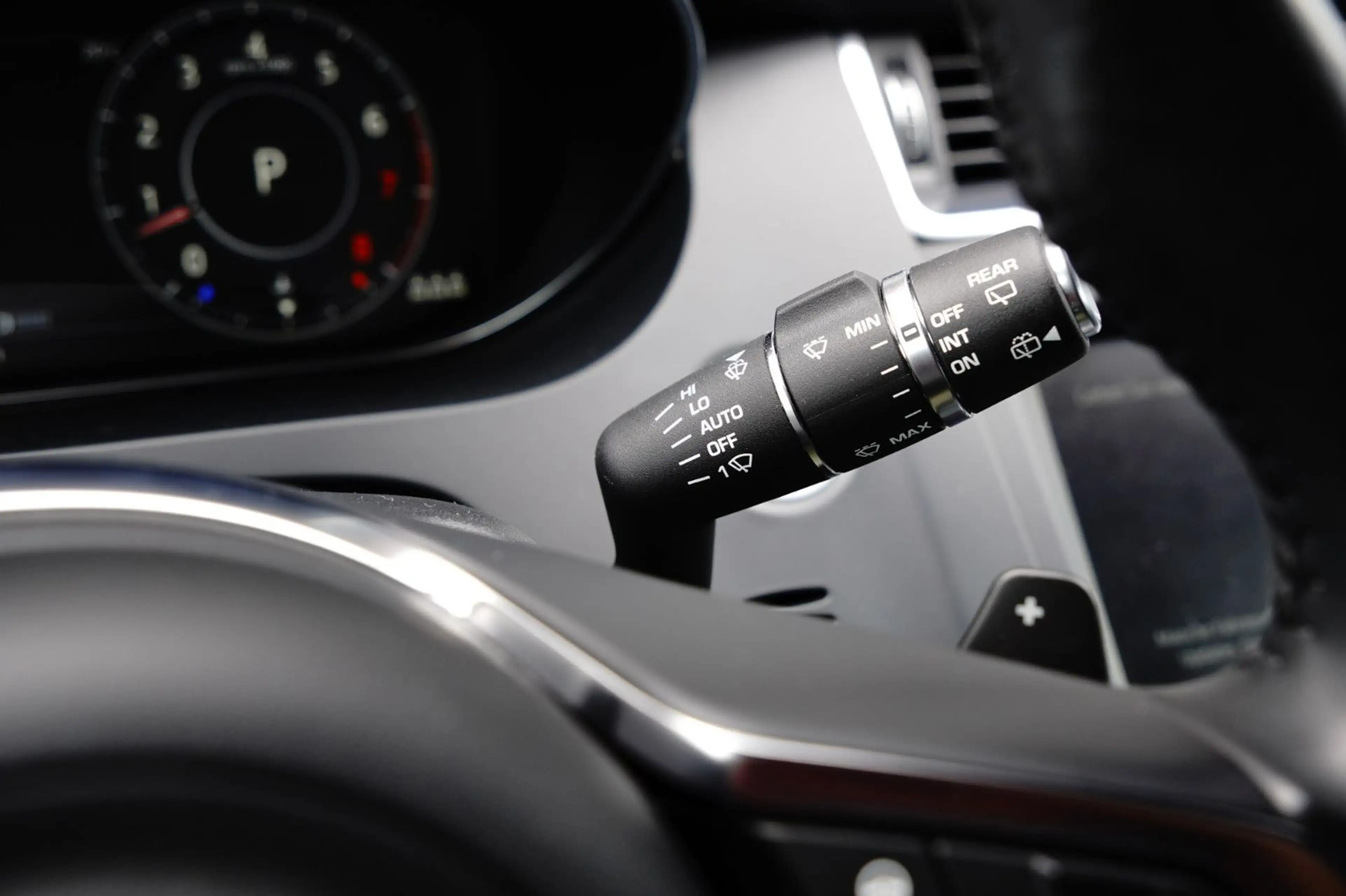 Jaguar E-Pace E-PACE R-Dynamic HSE AWD — photo 11