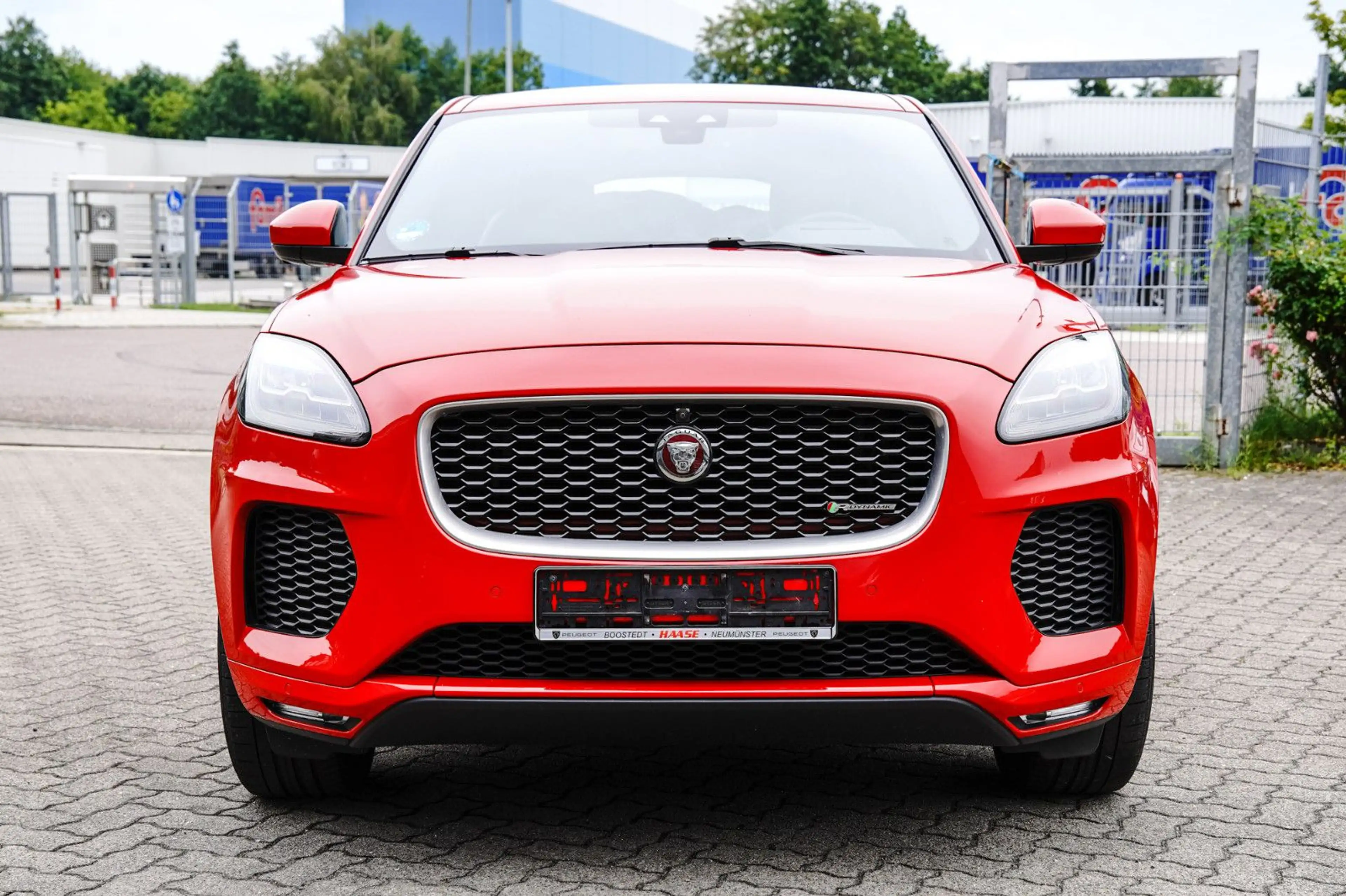 Jaguar E-Pace E-PACE R-Dynamic HSE AWD — photo 2