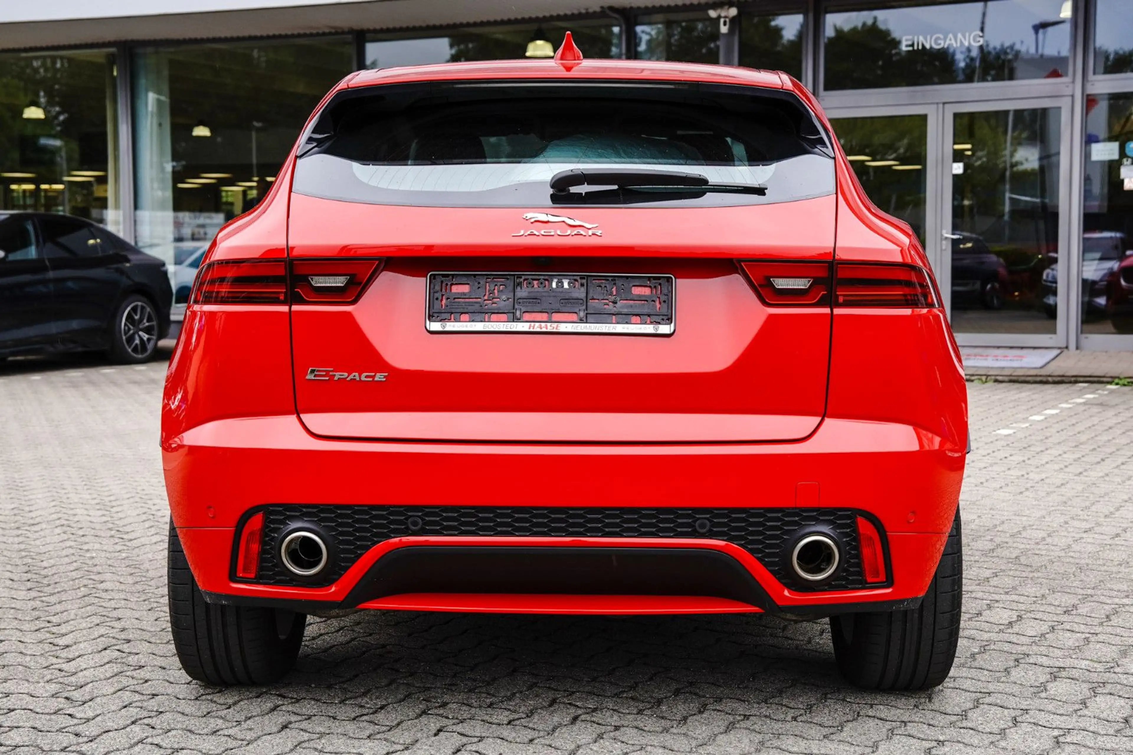 Jaguar E-Pace E-PACE R-Dynamic HSE AWD — photo 5