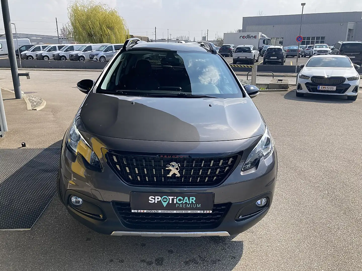 Peugeot 2008 1,2 PureTech 130 S&S GT Line Grau - 2
