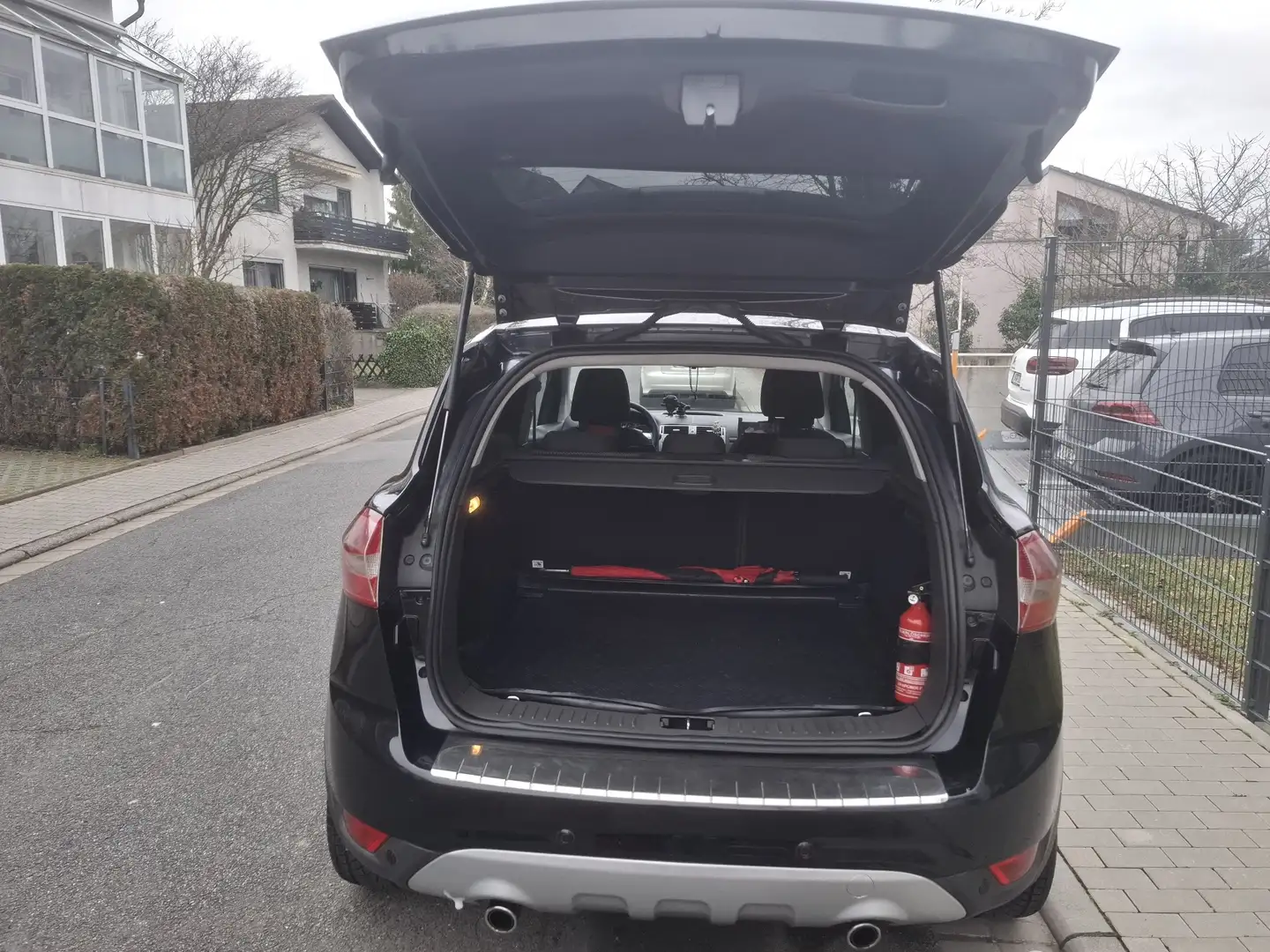 Ford Kuga 2.0 TDCi 2x4 Titanium - 2
