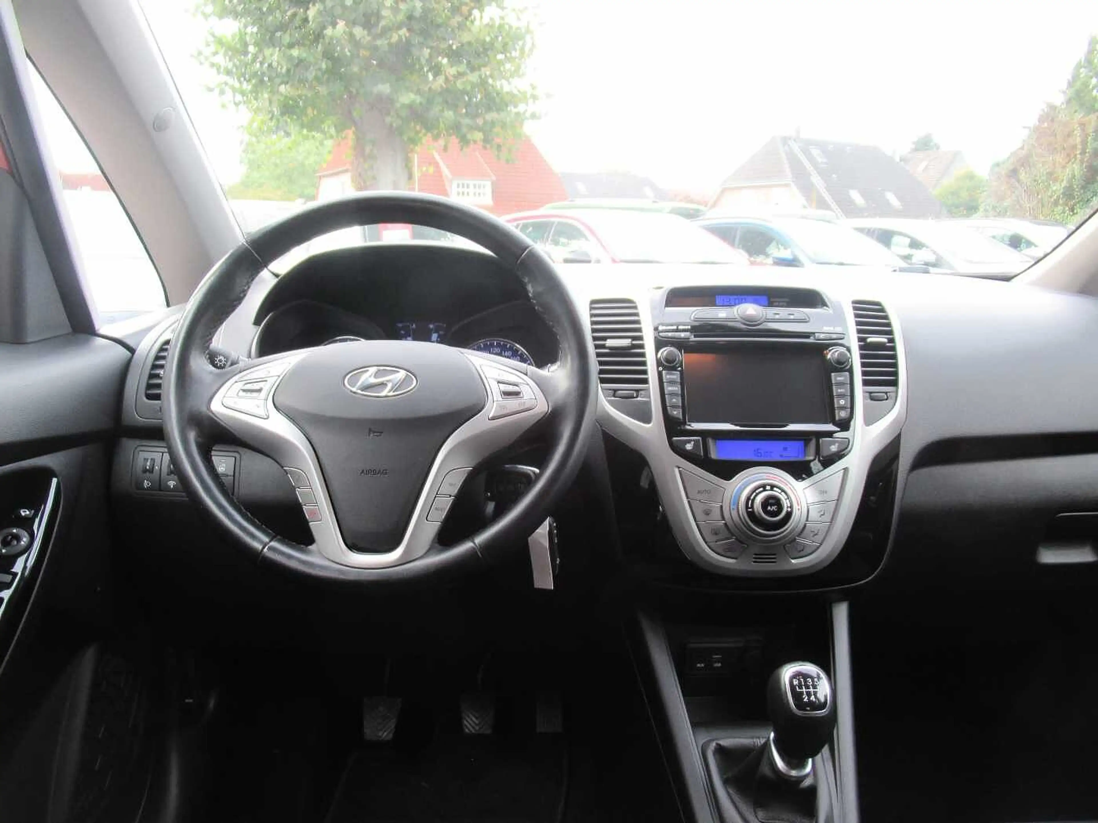 Hyundai iX20 1.4 Trend — photo 9
