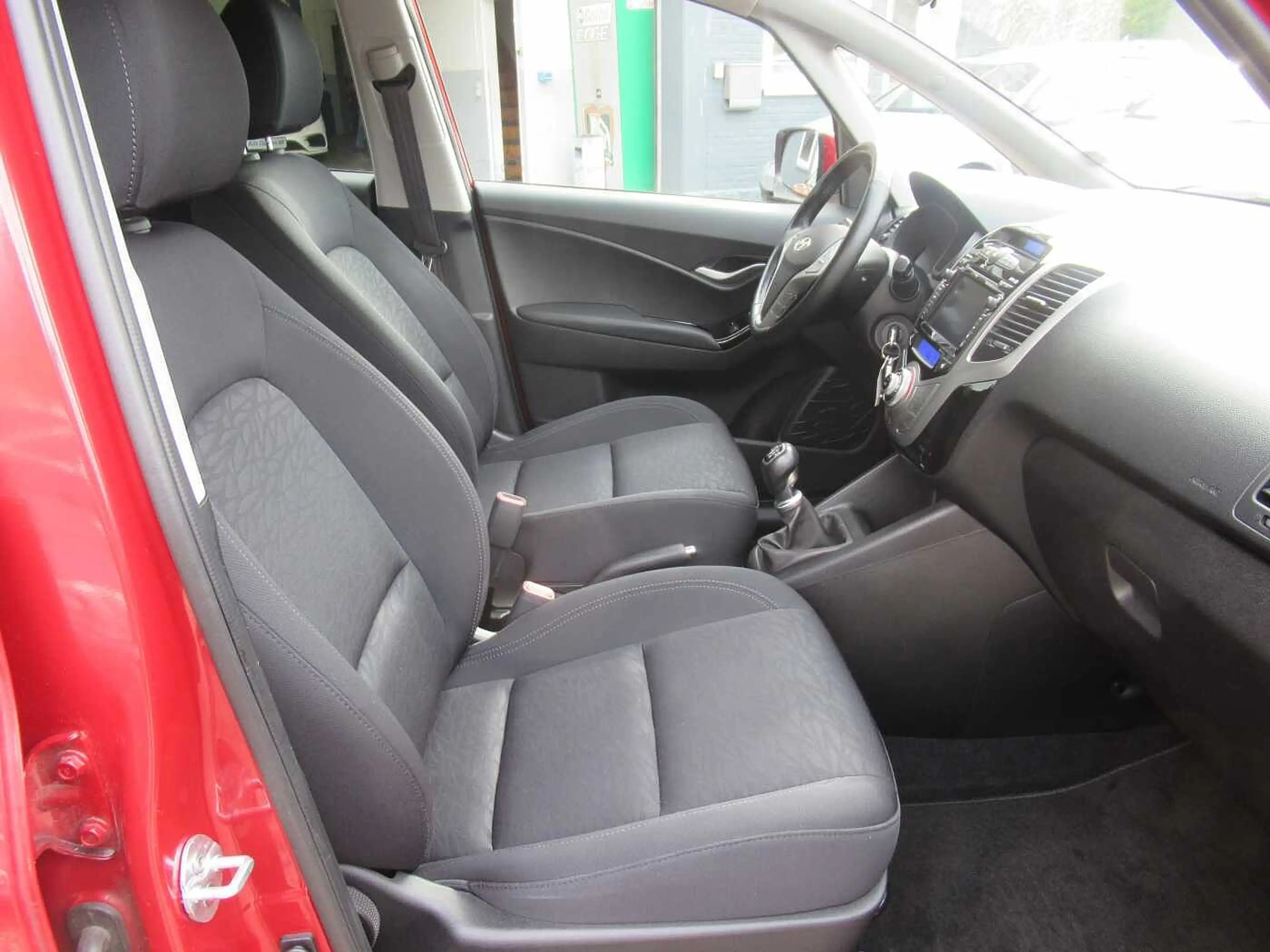 Hyundai iX20 1.4 Trend — photo 12