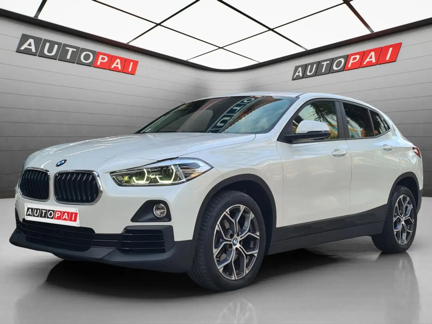 BMW X2 sDrive 18iA Blanc - 1